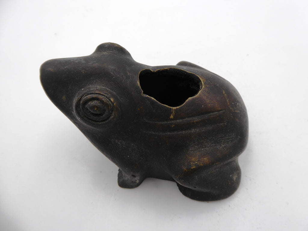 Bronze grenouille pouvant servir de cendrier