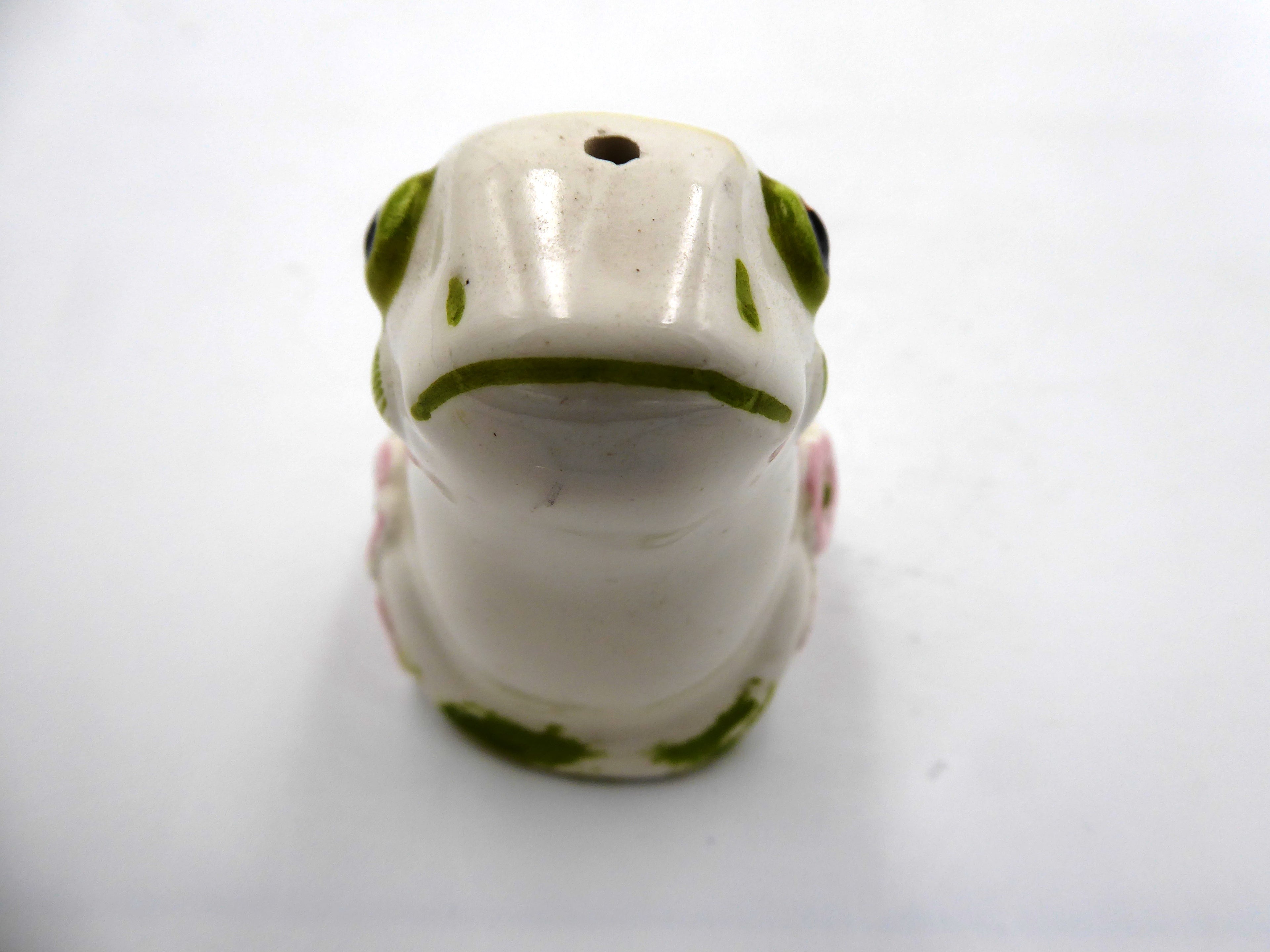 Couple de grenouilles en céramique blanche