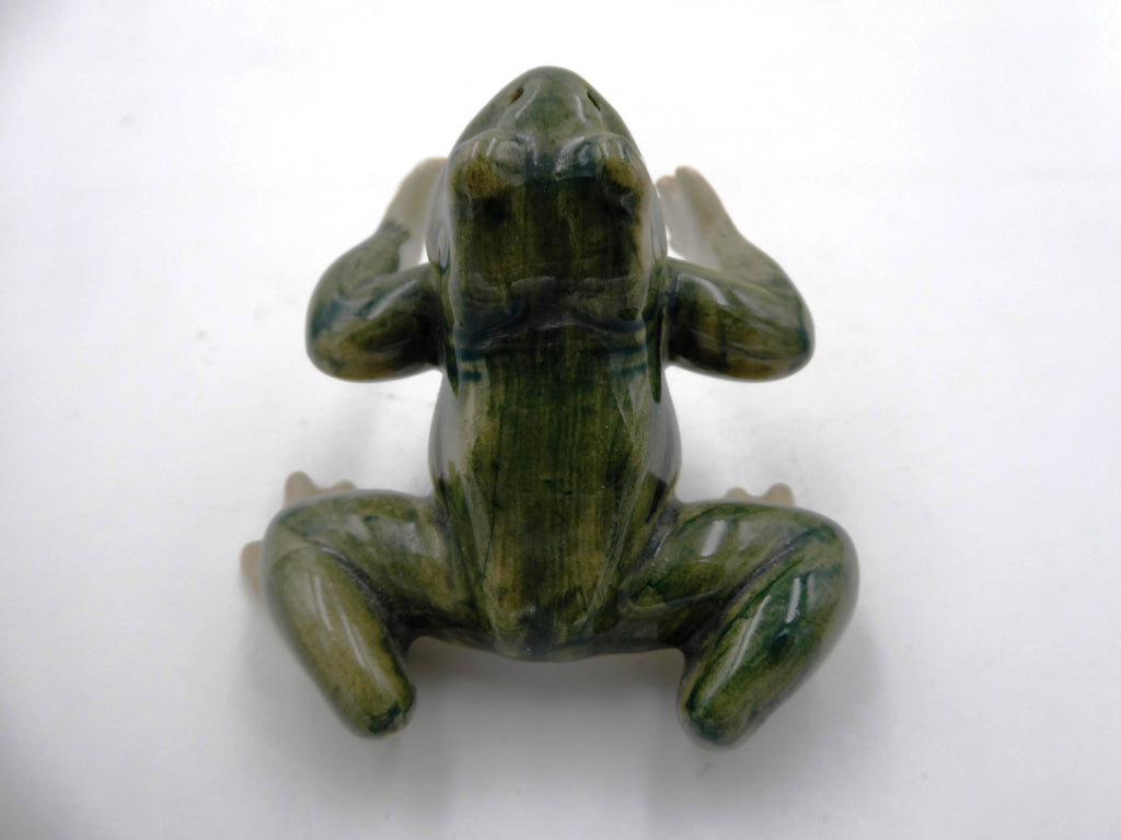 Céramique grenouille assise sur ses pattes arrières