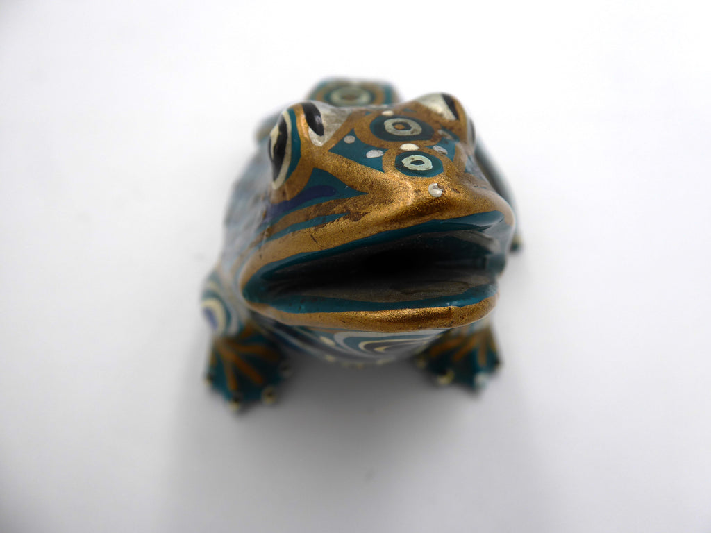 Moyenne grenouille en bois peint dominante verte