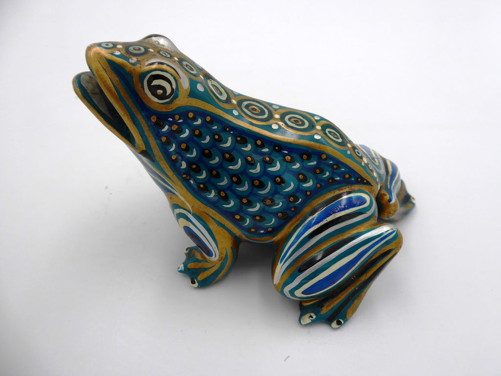 Moyenne grenouille en bois peint dominante verte