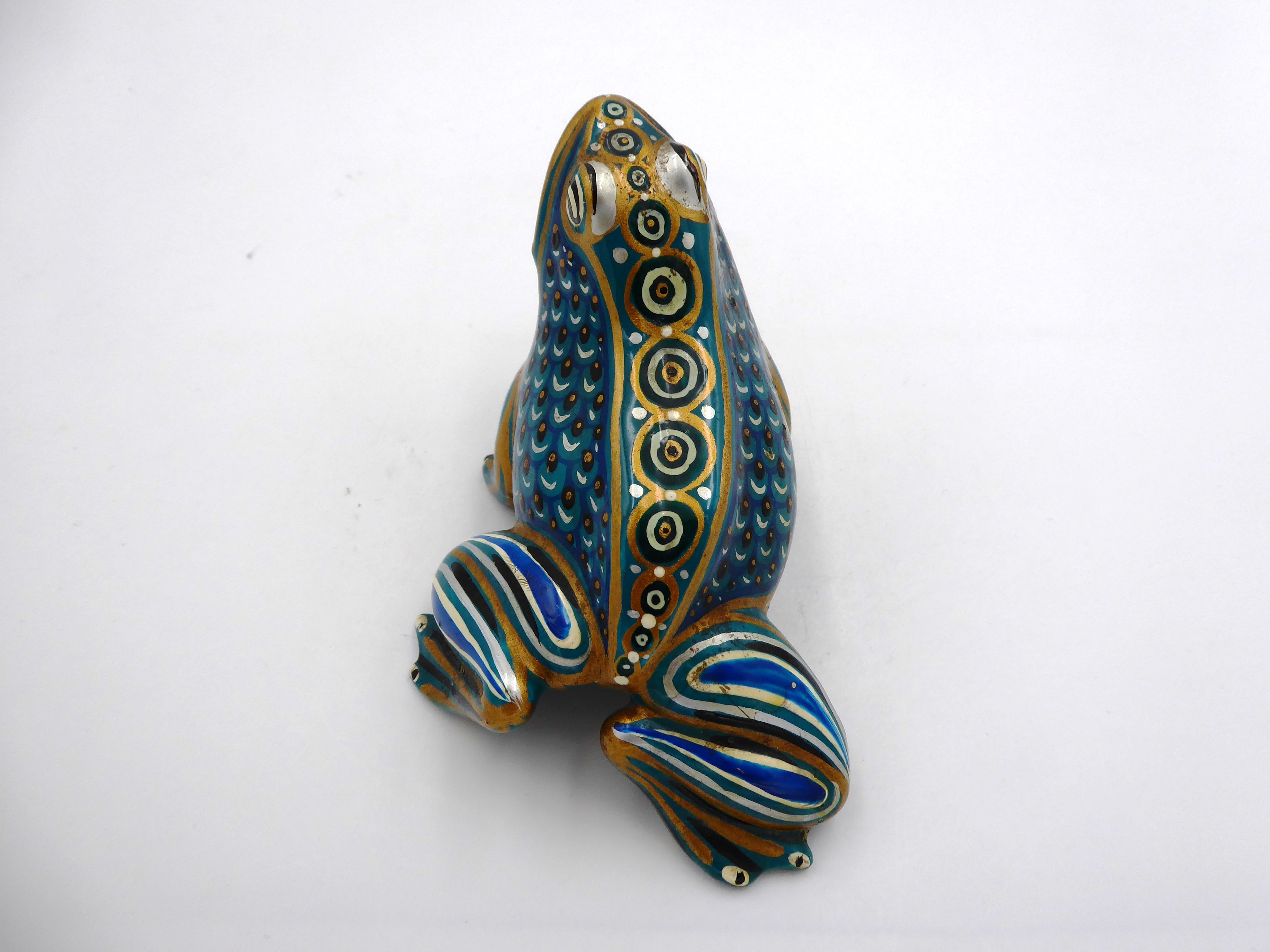 Moyenne grenouille en bois peint dominante verte