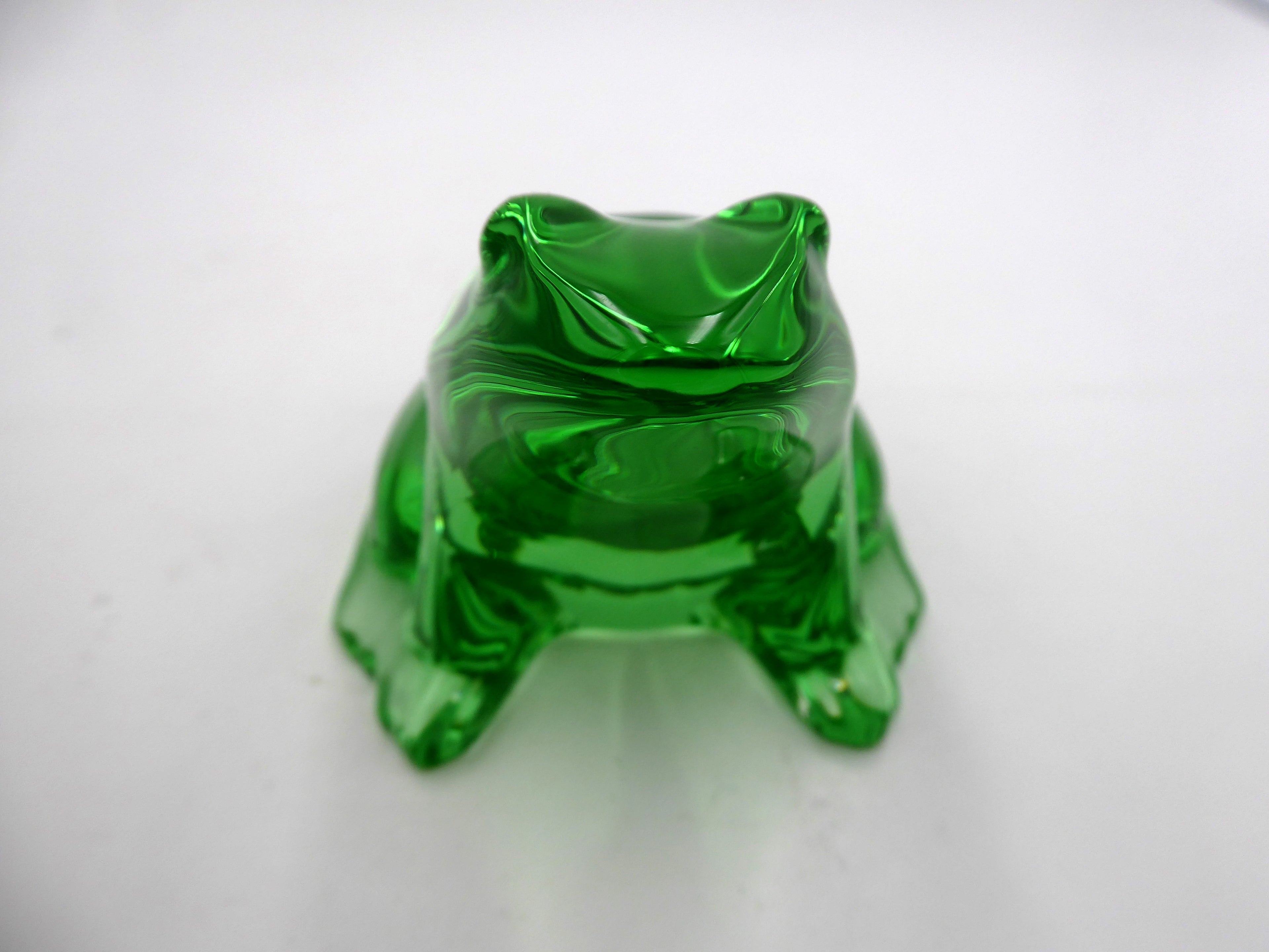 Grenouille en cristal BACCARAT translucide et verte