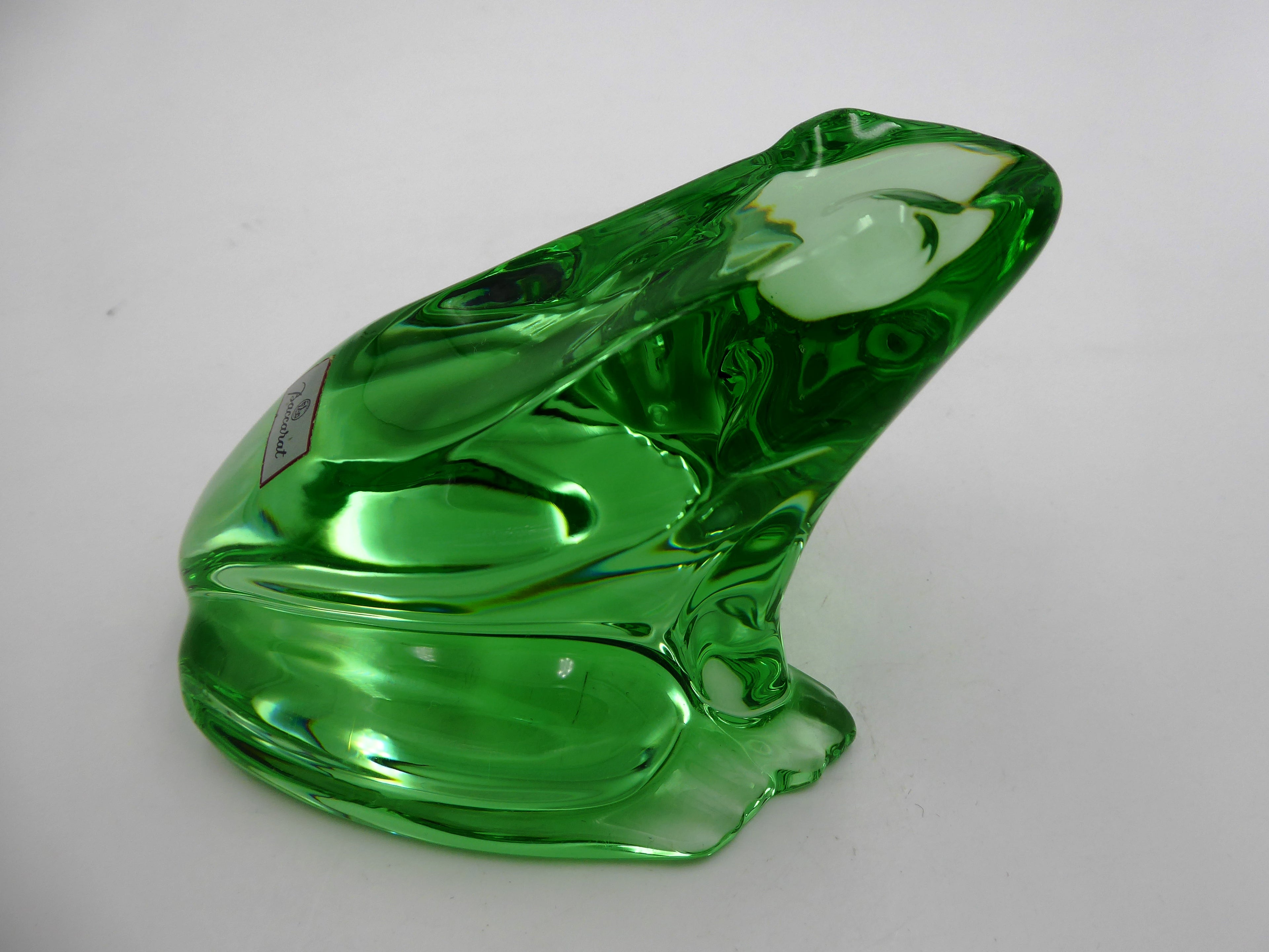 Grenouille en cristal BACCARAT translucide et verte