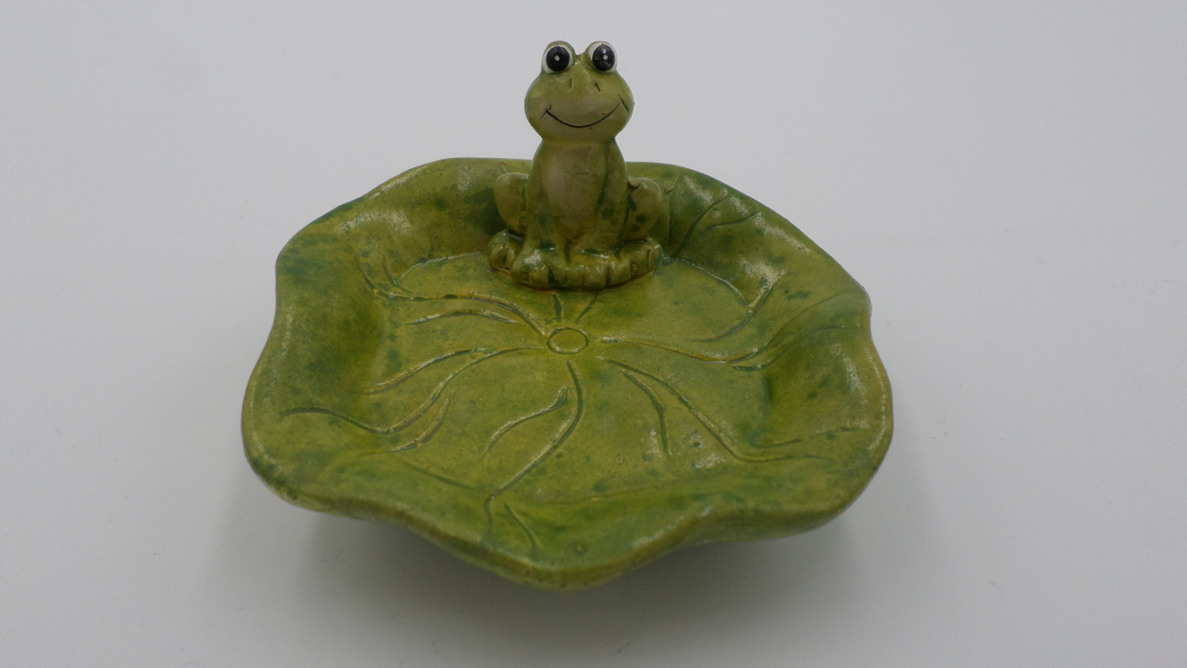 Cendrier avec grenouille