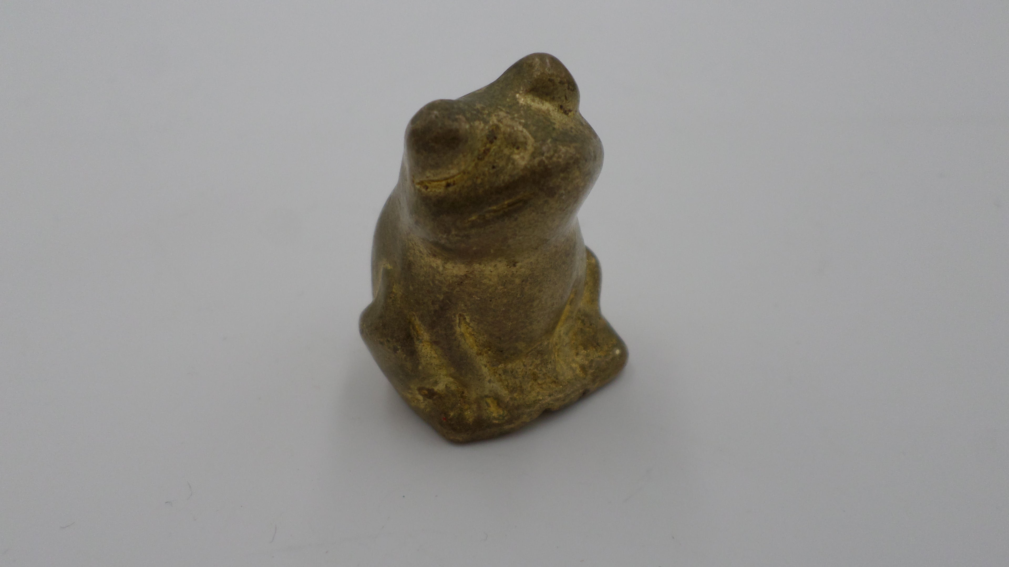 Petite grenouille en laiton vieilli