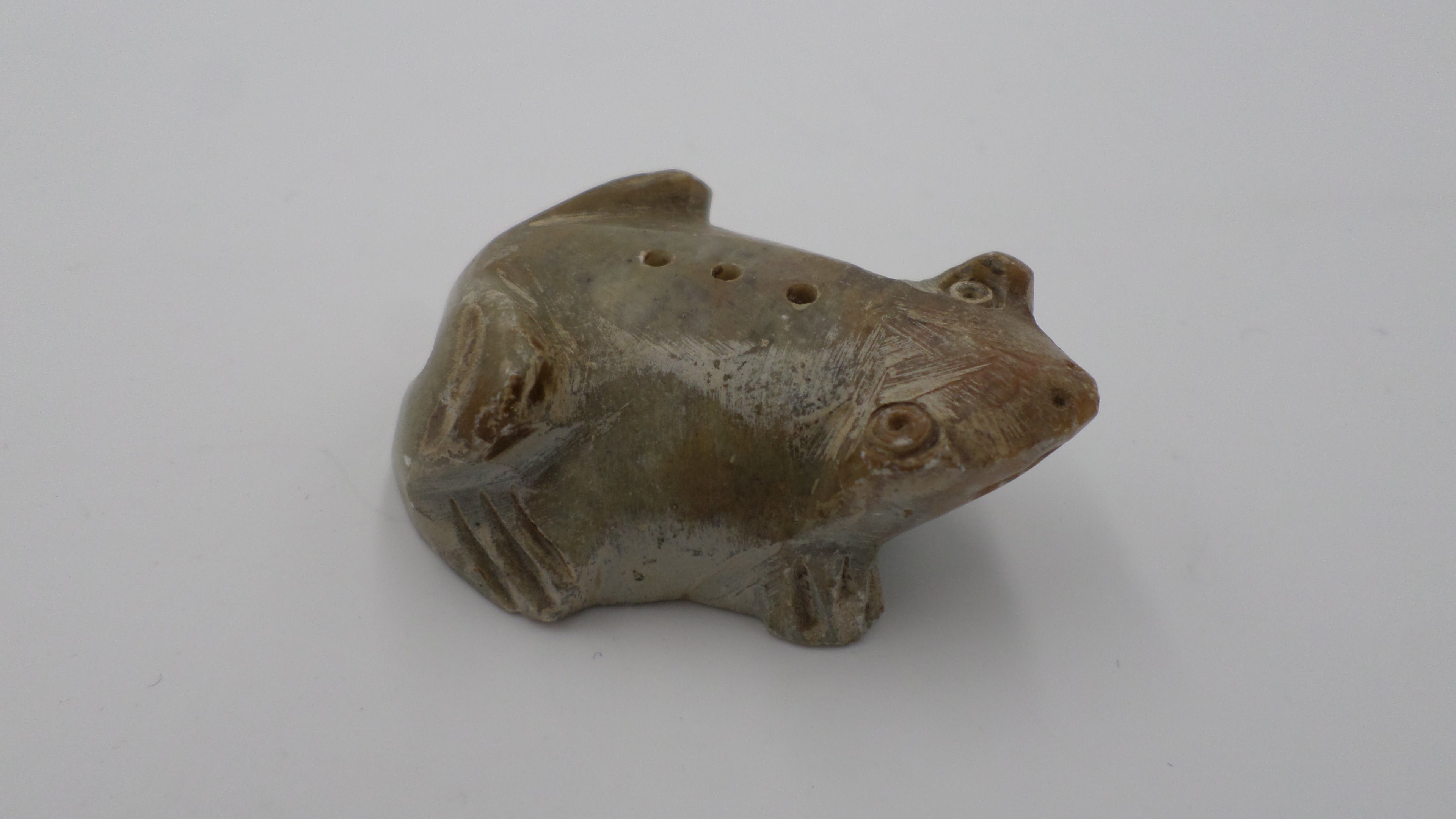 Petite grenouille en pierre indienne