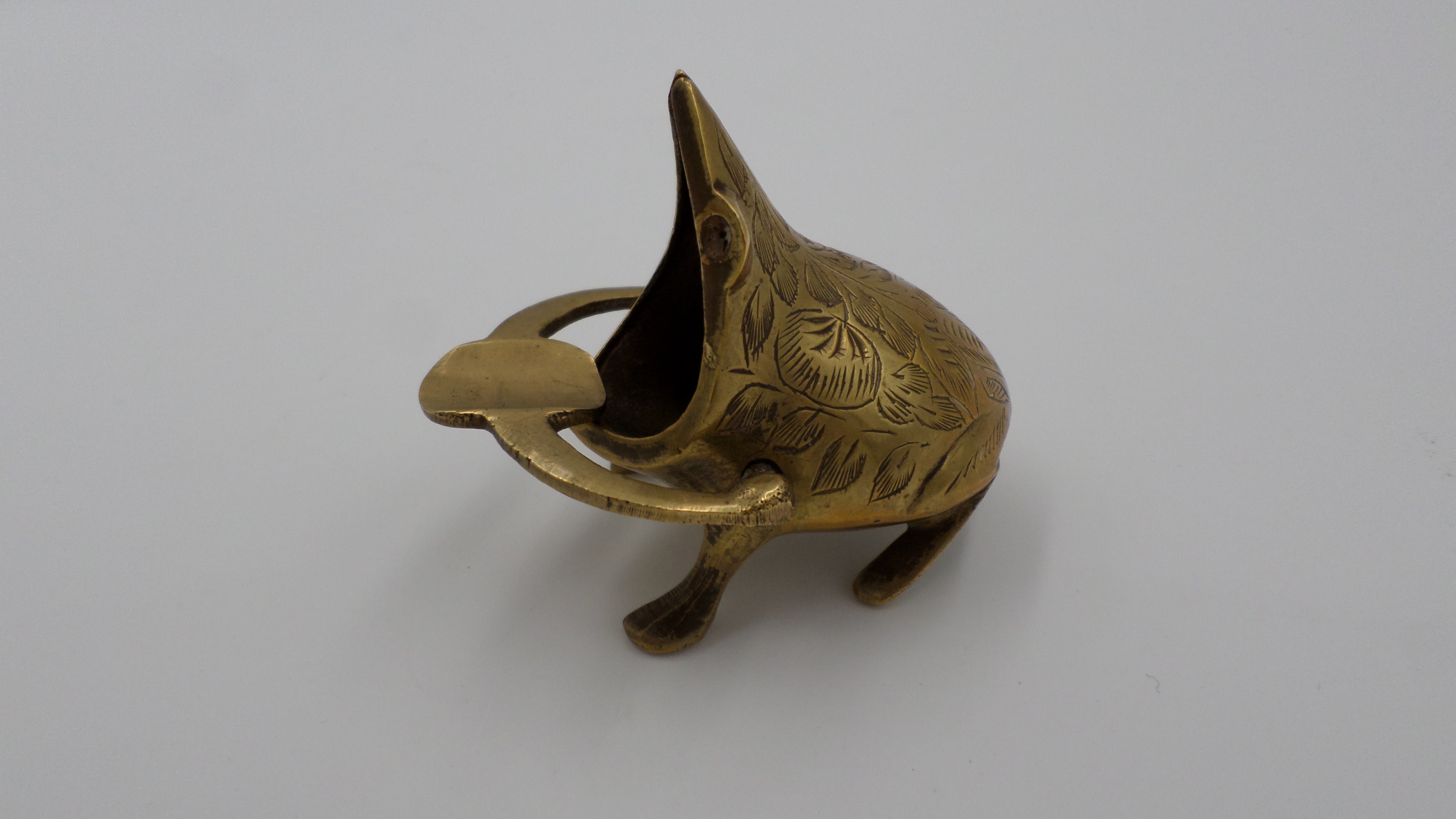 Cendrier grenouille africain en laiton
