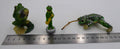Lot de trois sujets grenouilles variés