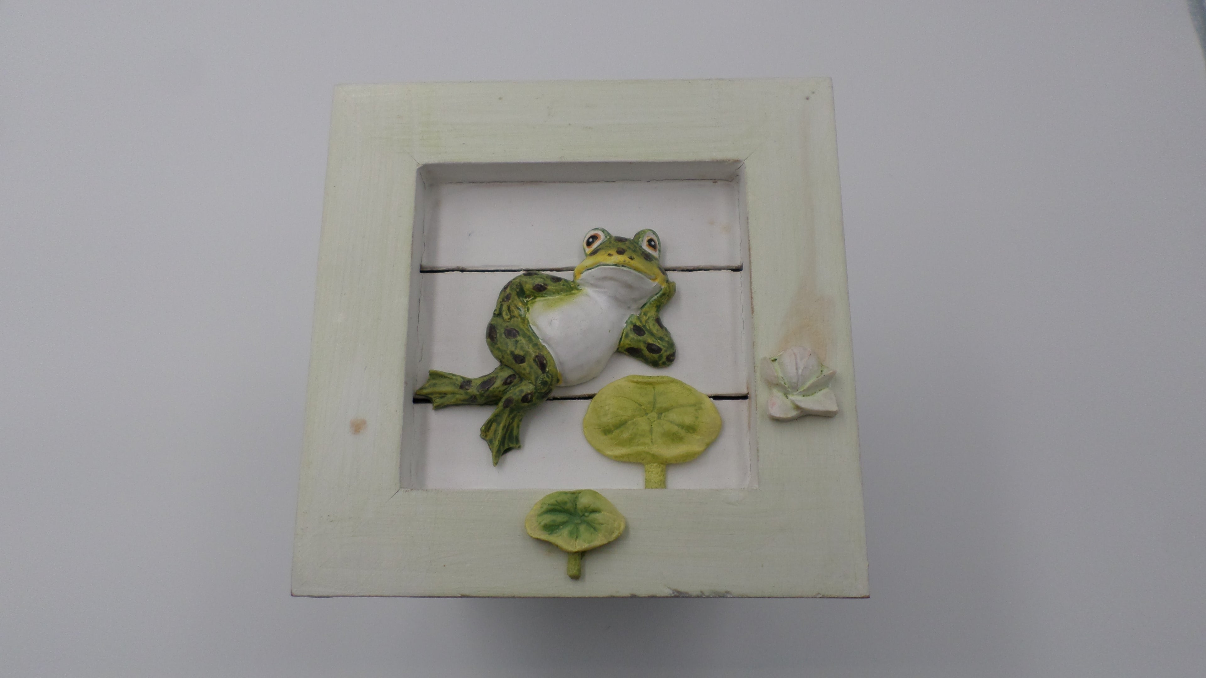 Montage grenouille céramique sur support bois