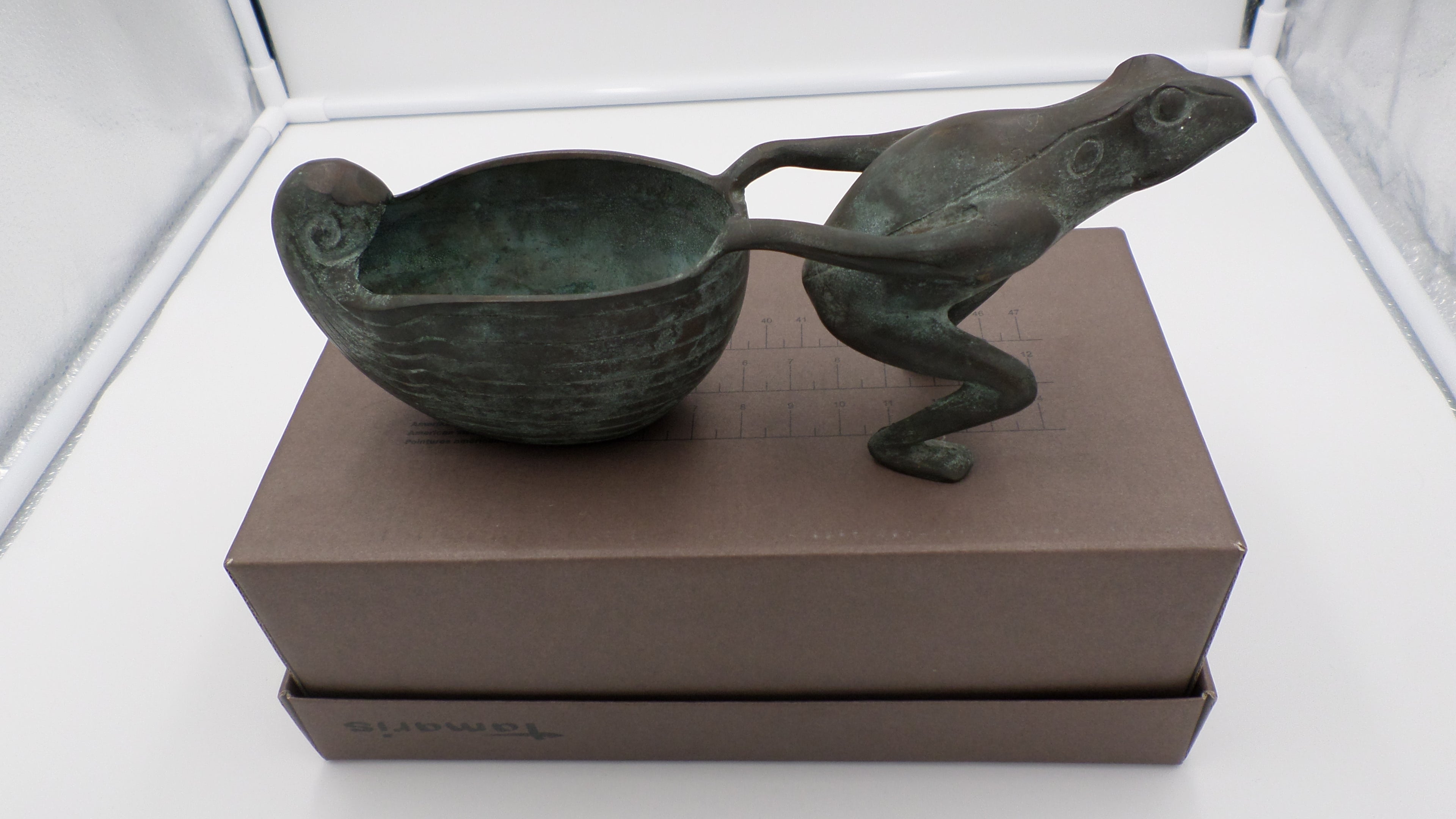 Grenouille tirant un bac - Bronze ancien