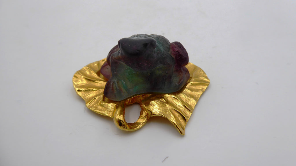 Pendentif DAUM - Grenouille sur une feuille dorée