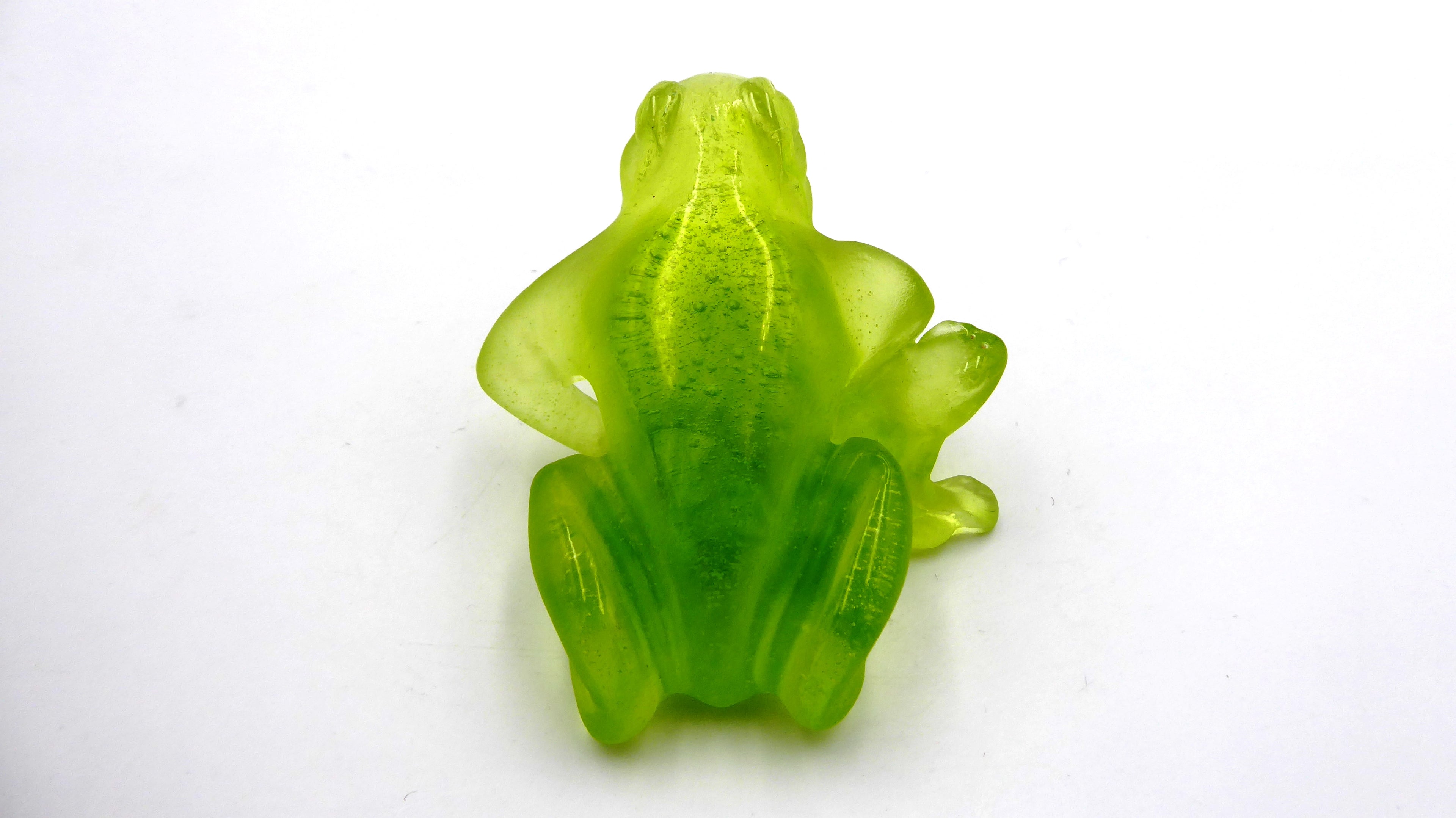 Grenouille DAUM en pâte de verre coloris vert acide