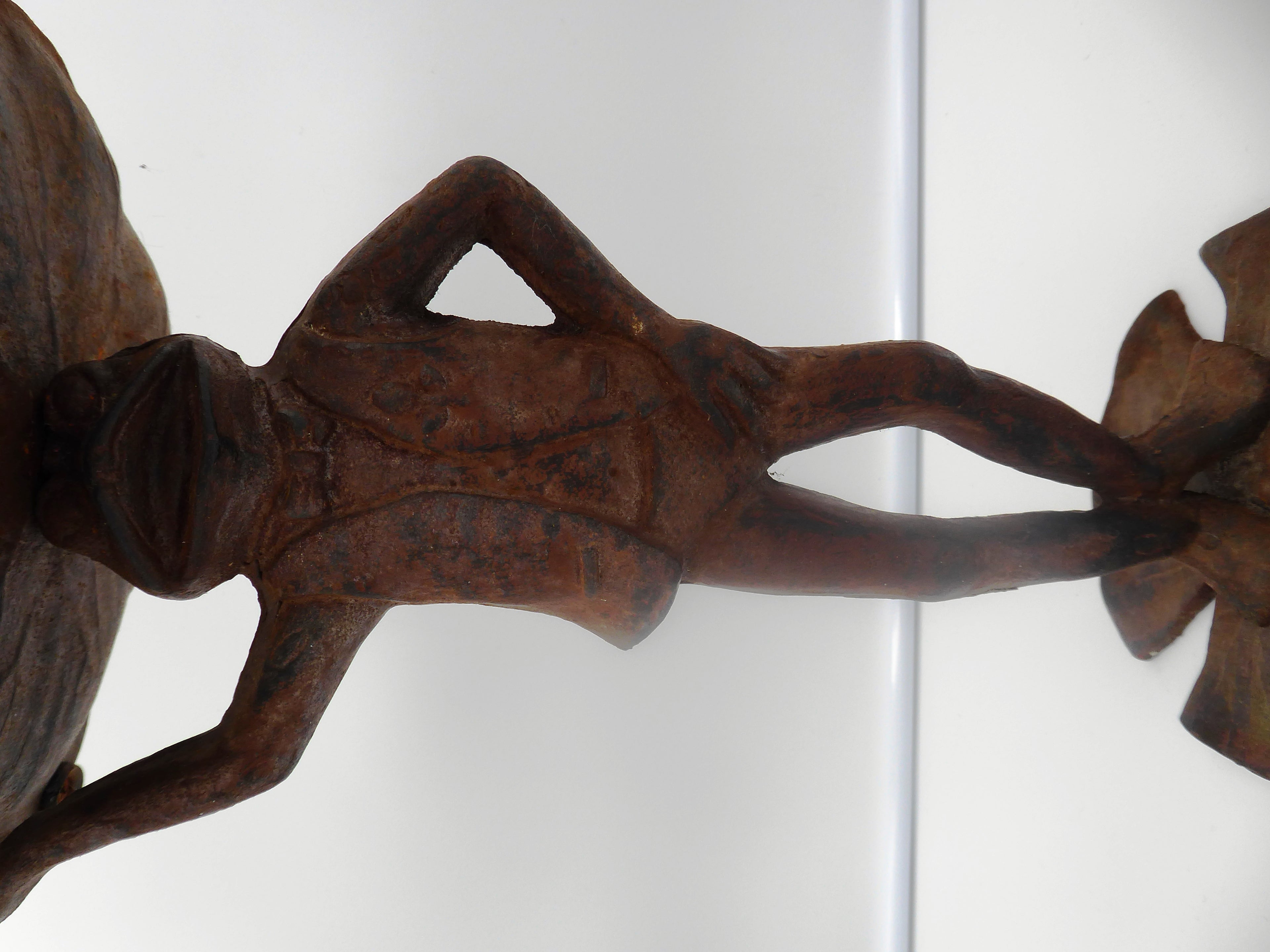 Statue grenouille en fonte hauteur 38 cm -