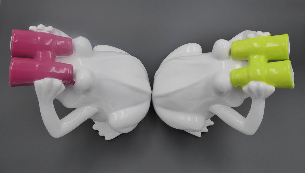 Couple de grenouilles en céramique blanche de marque JL - Jumelles rouge ou verte