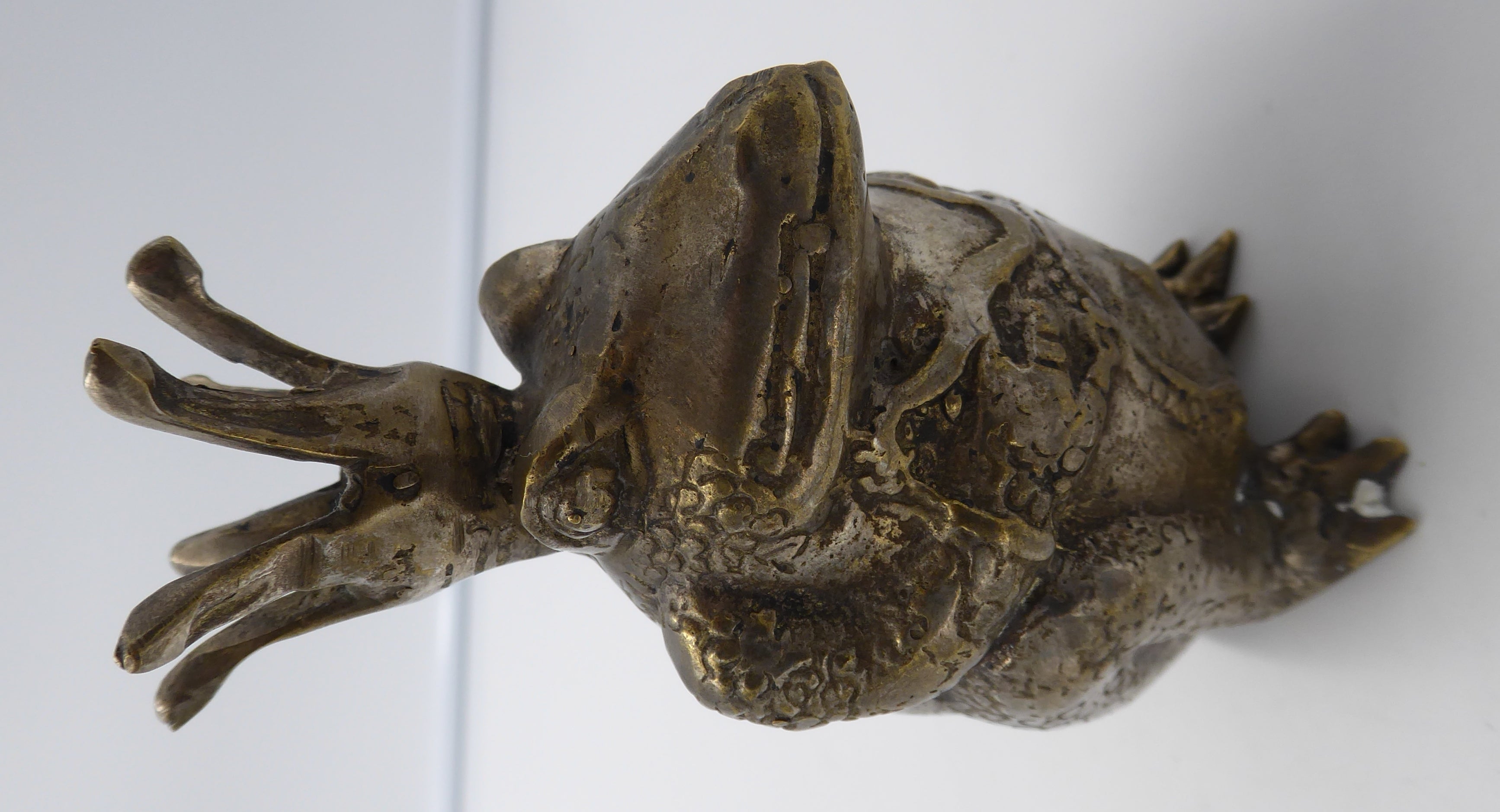 Rare roi grenouille en bronze argenté