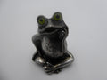 Grenouille en étain aux yeux incrustés
