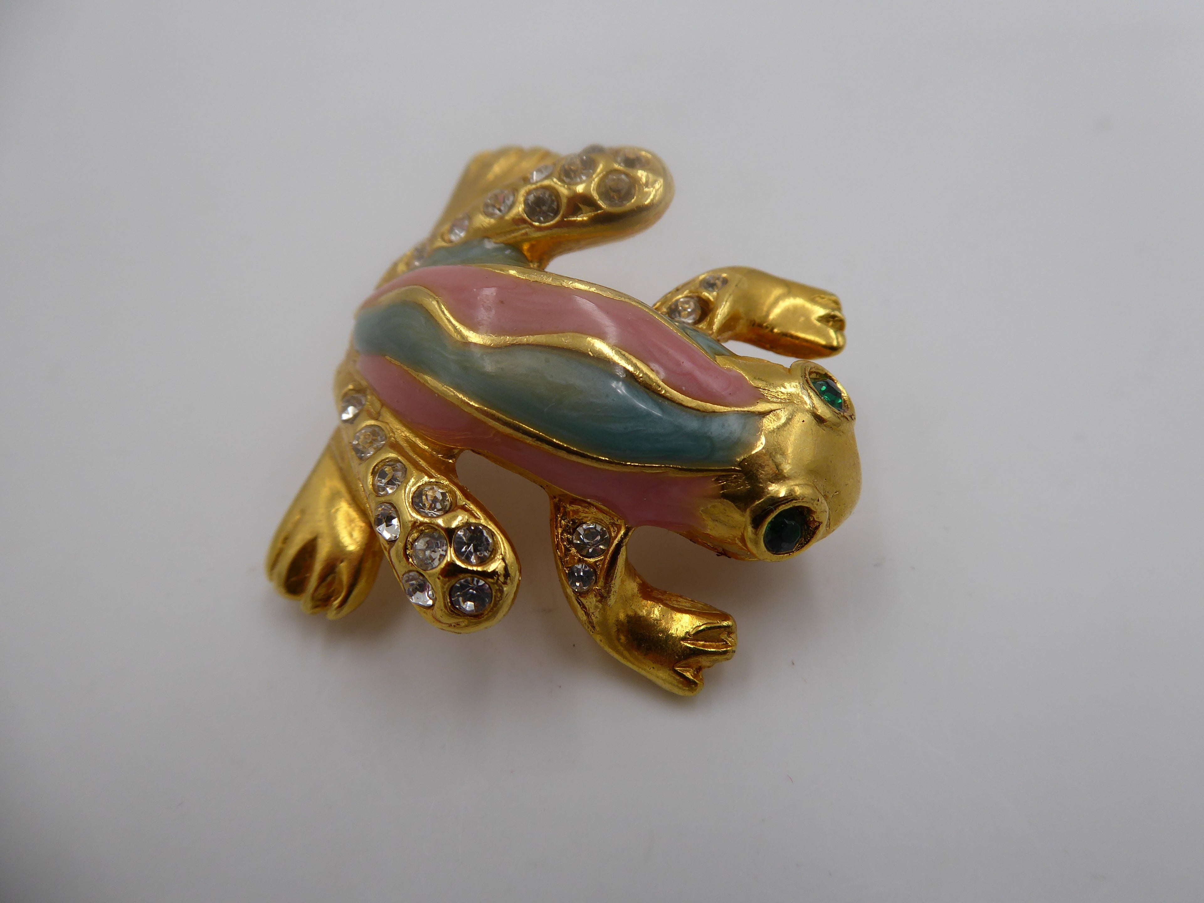 Broche métal doré aux yeux verts avec nacre rose et verte