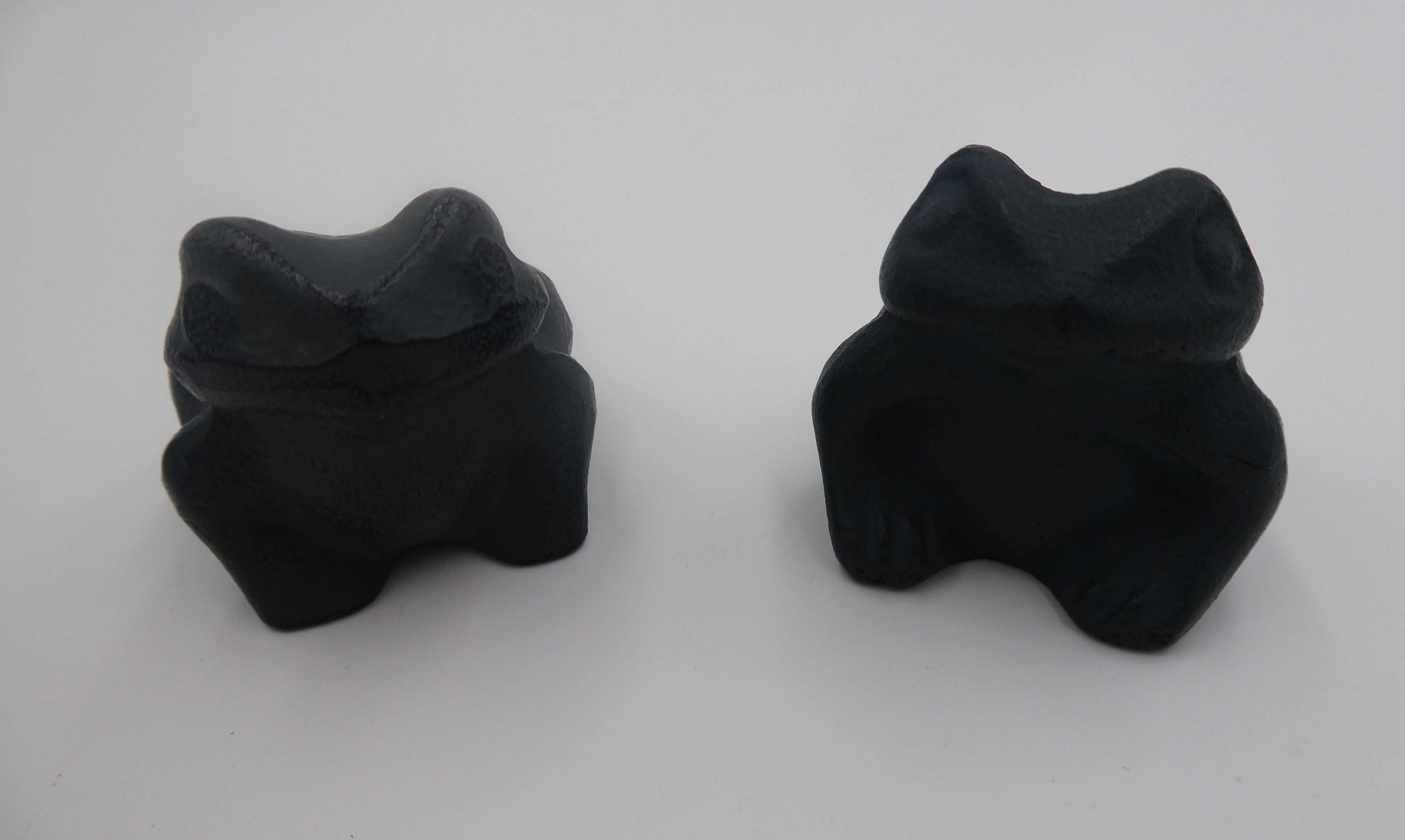 Couple de grenouille japonaise en laiton massif peint