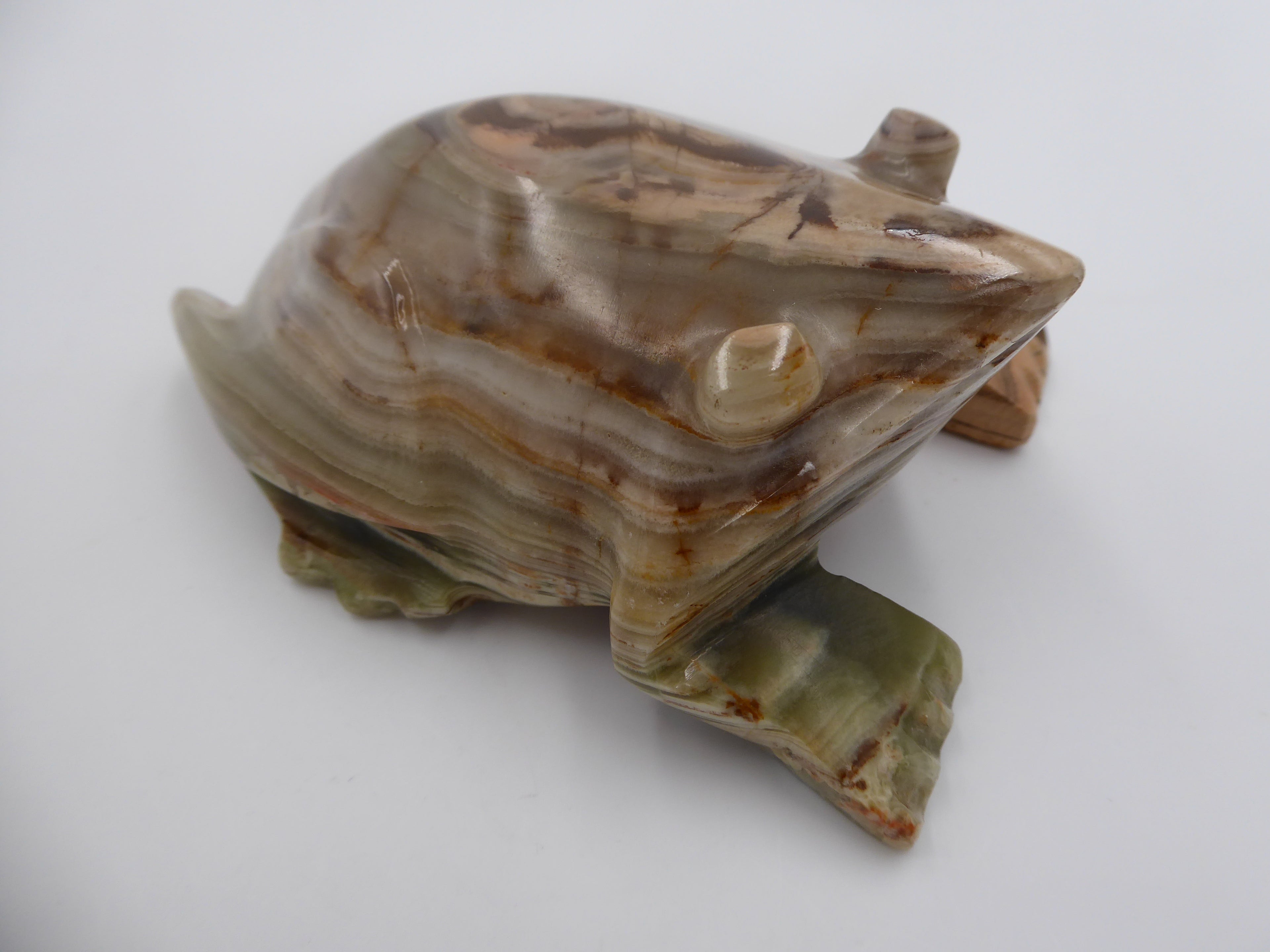 Grenouille sculptée dans de l'onyx - Multiples effets de couleurs