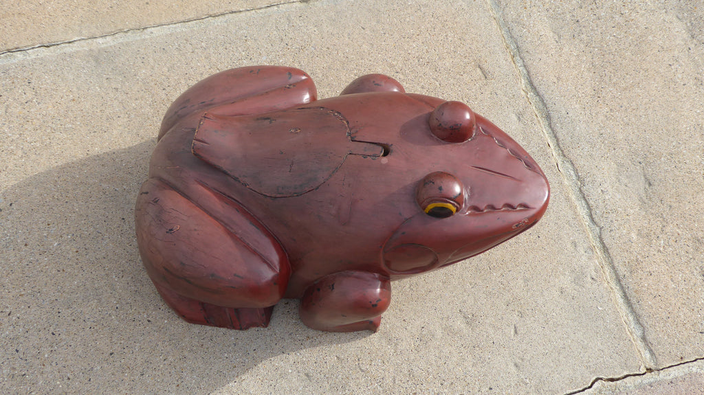 Énorme statue grenouille chinoise