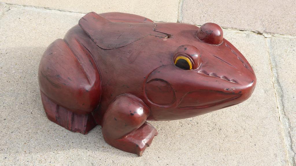 Énorme statue grenouille chinoise