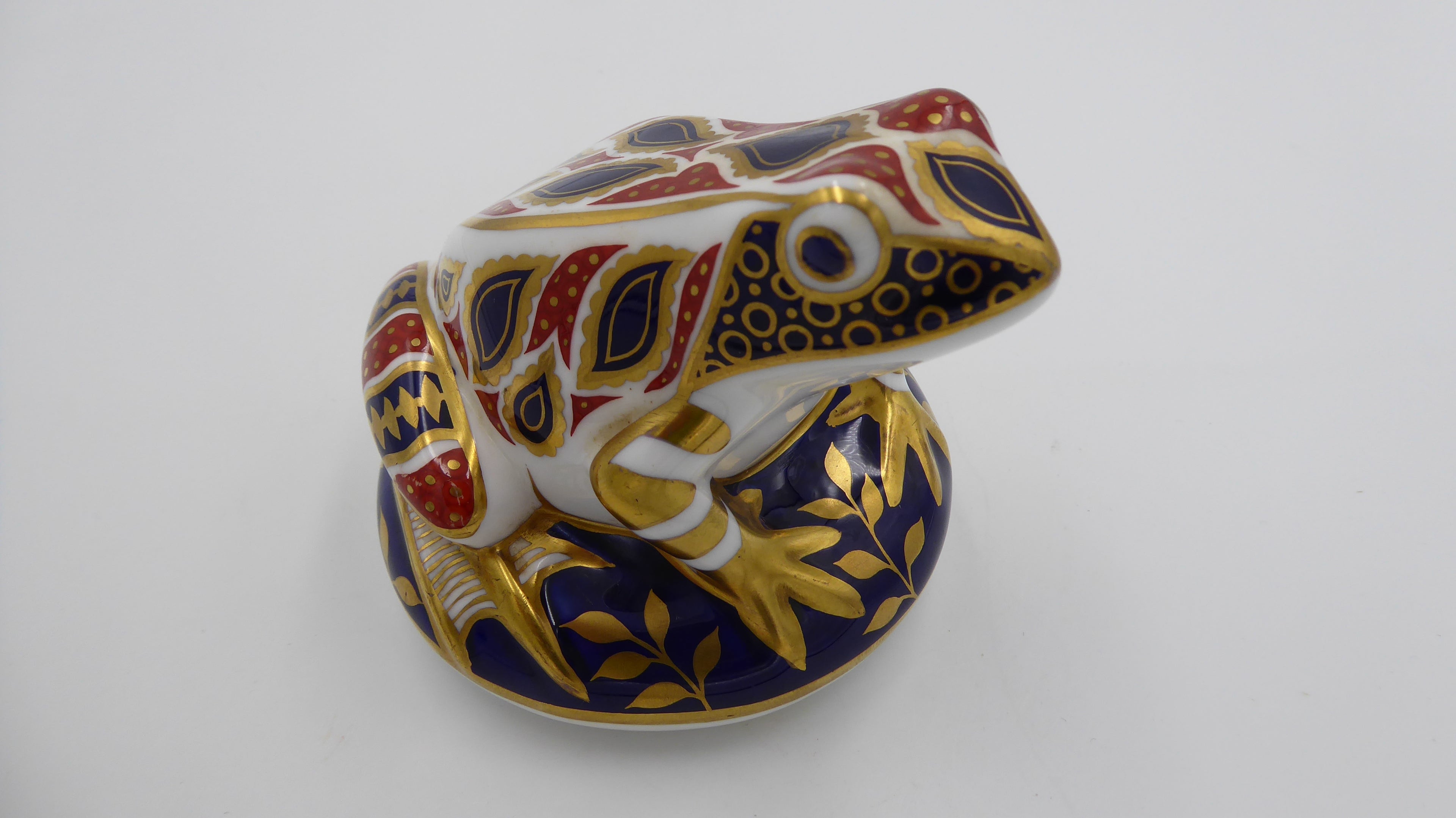 En réserve ROYAL CROWN DERBY nommée CHINA FROG (Exemplaire no 2)