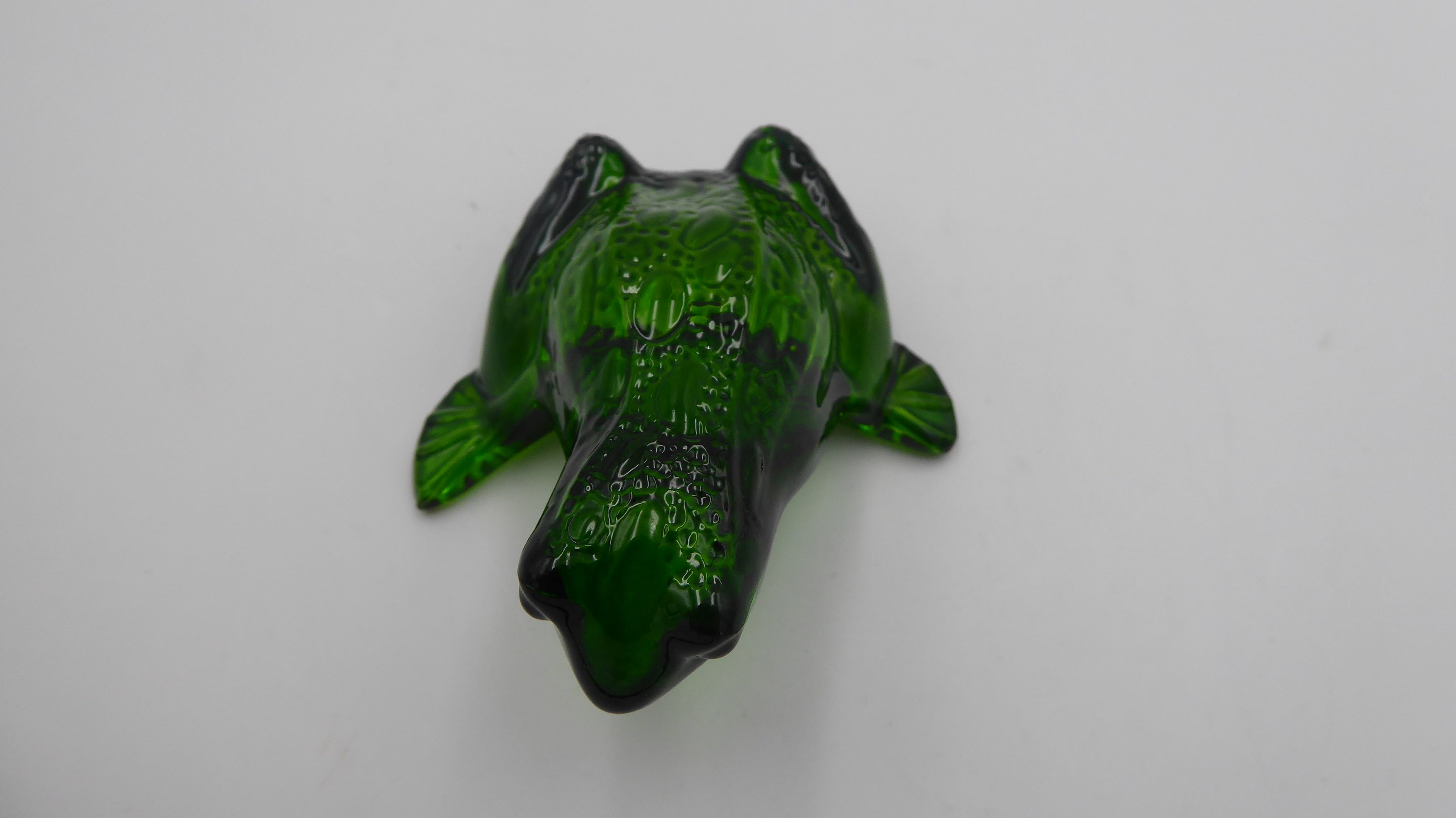 Grenouille sauteuse LALIQUE en cristal vert