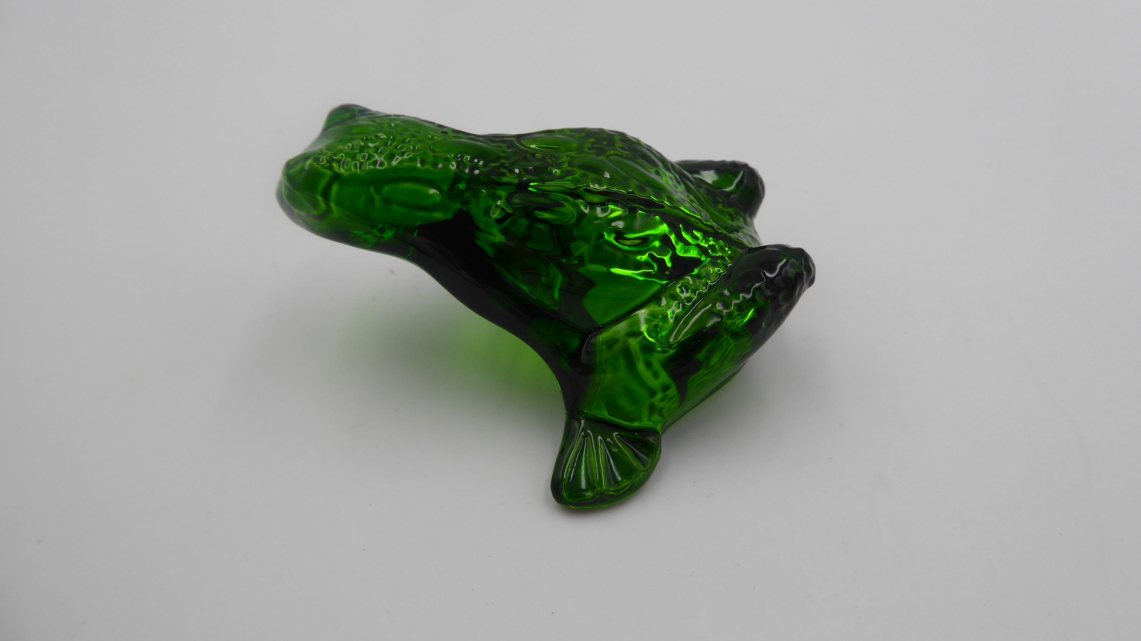 Grenouille sauteuse LALIQUE en cristal vert