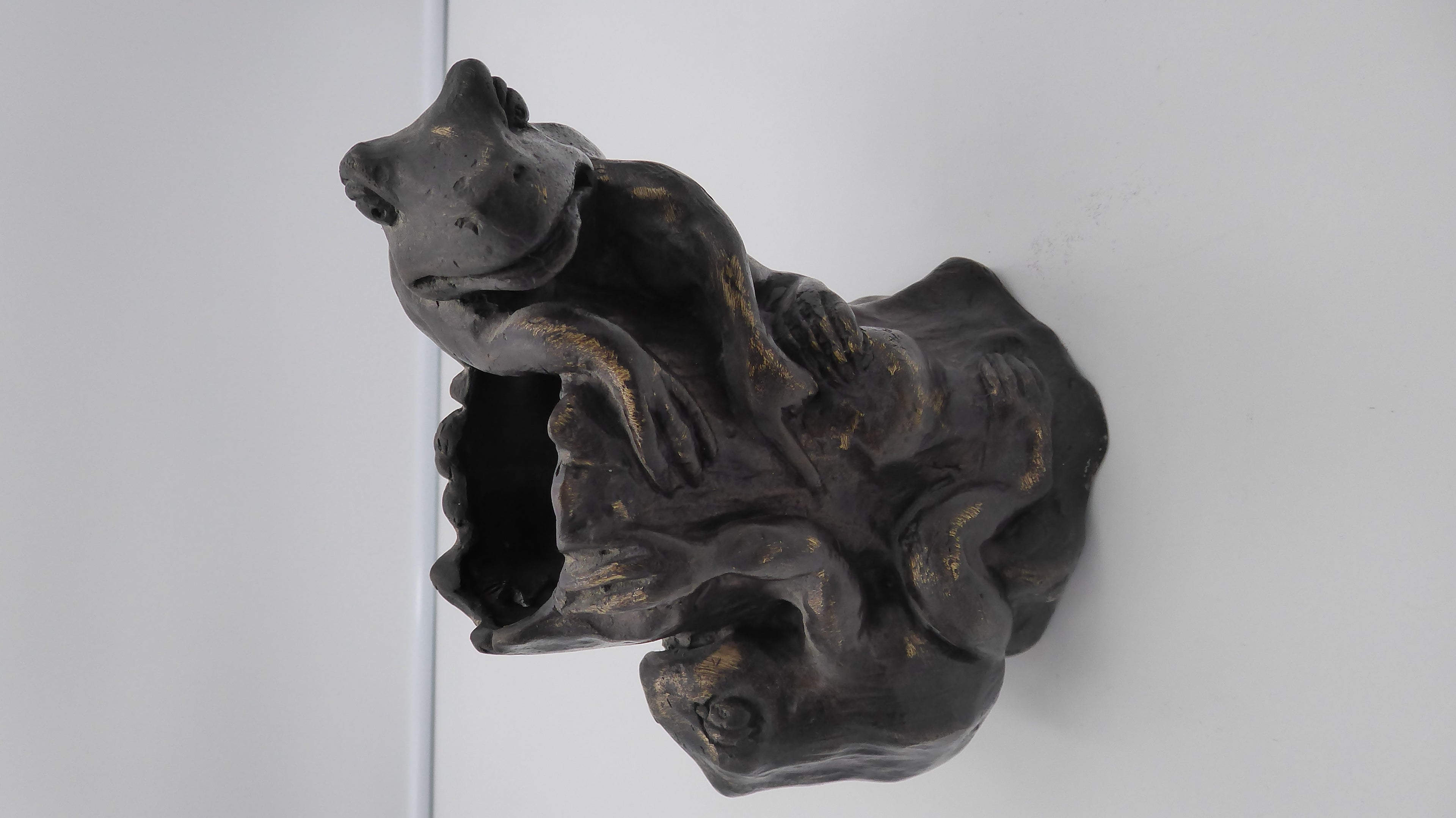 Bronze aux deux grenouilles