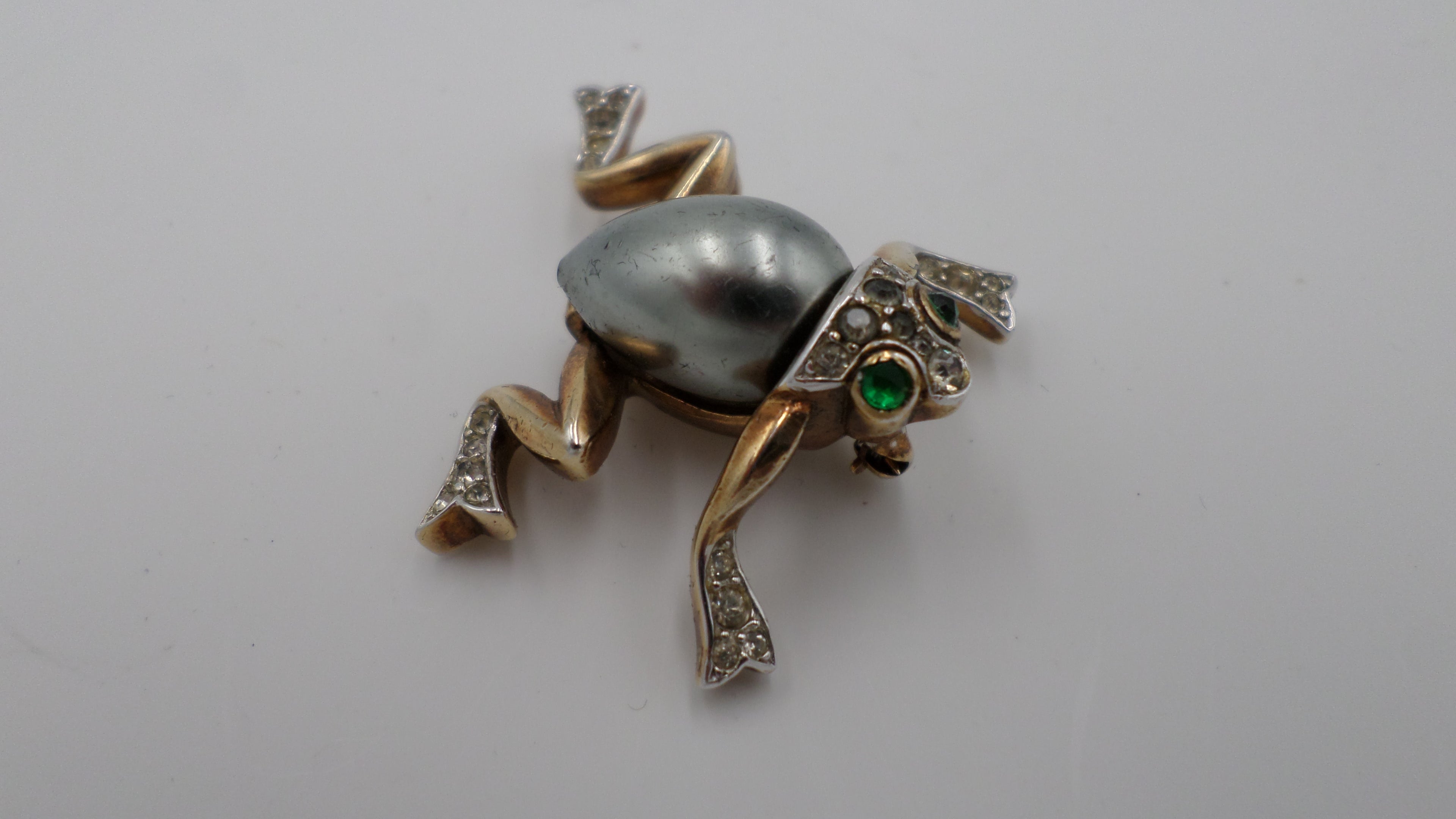 Broche plaqué or Alfred PHILIPPE (Vers 1930) série CROW TRIFARI PAT PEND