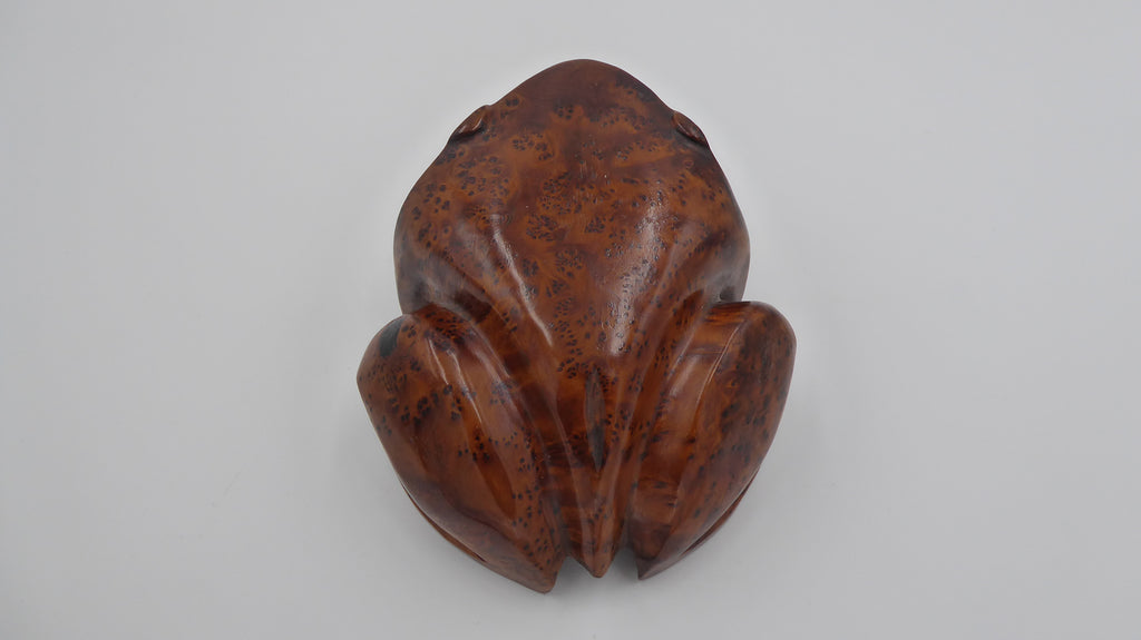 Grosse grenouille e, bois de rose sculptée