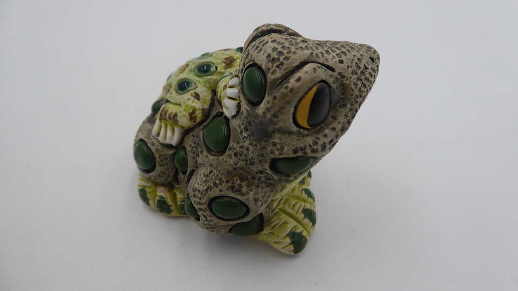Petite grenouille en composite incrustée fabriquée en URUGUAY