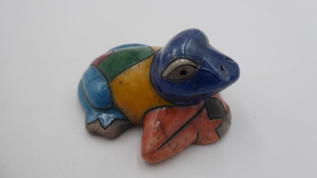 Petite céramique rappelant les couleurs de tableau de Miro