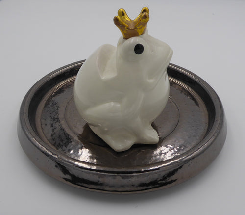 Céramique blanche grenouille roi