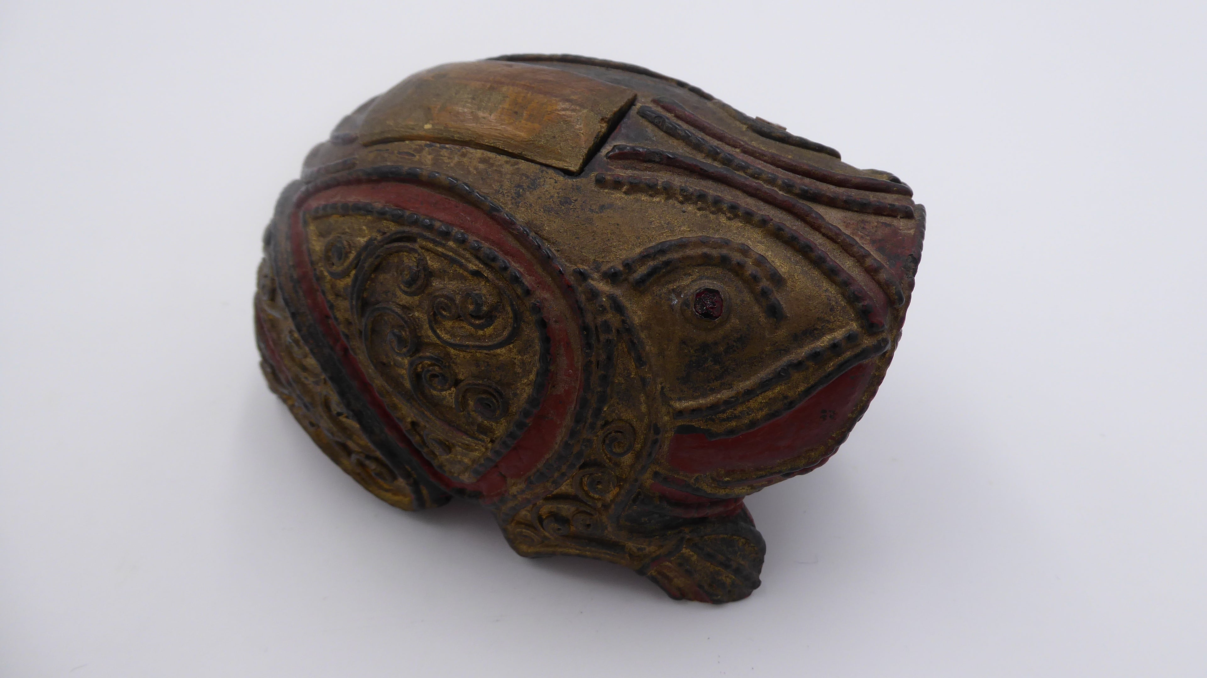 Vieille sculpture bois à trappe coulissante (Origine Asiatique)