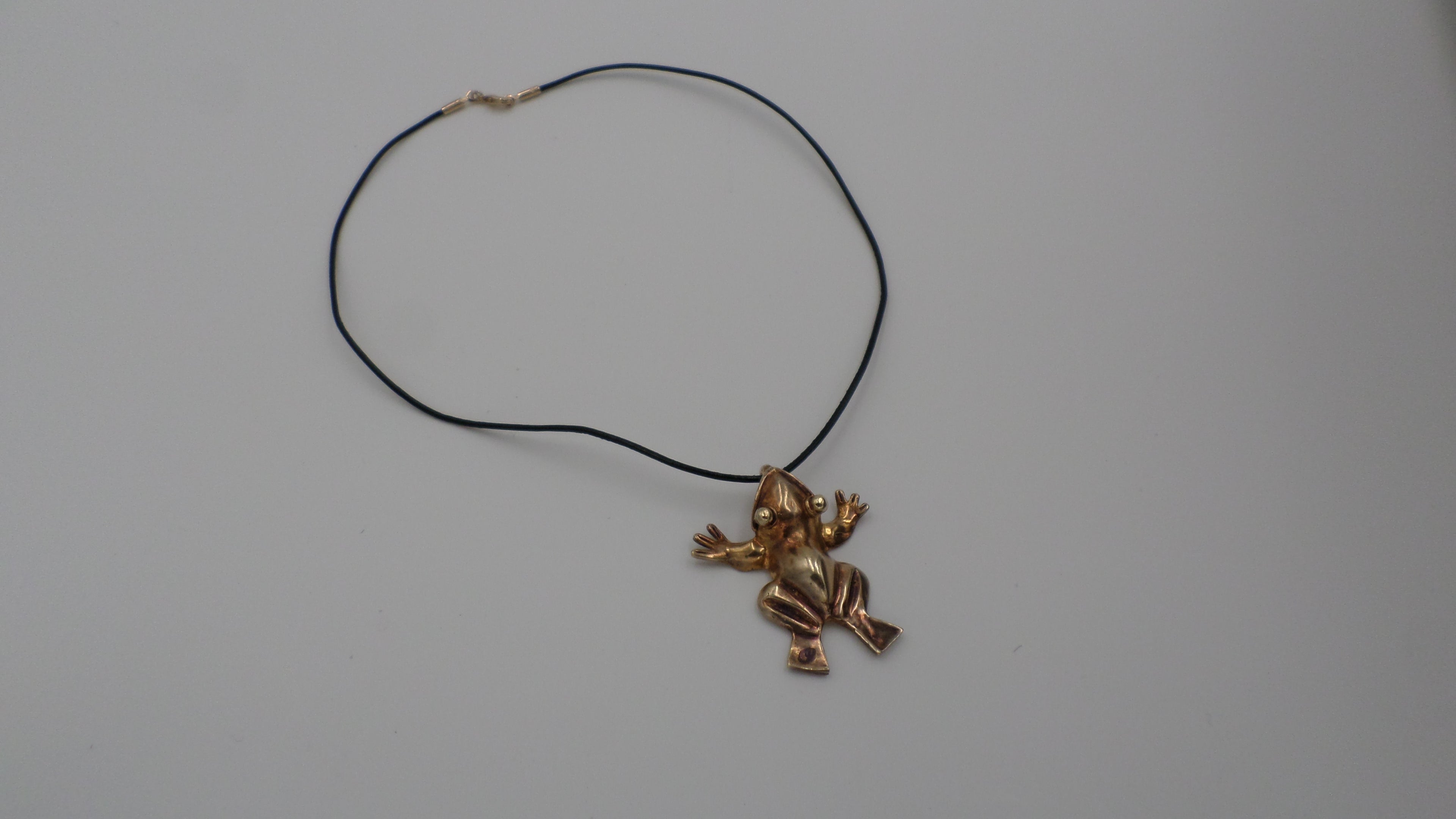 Pendentif en métal doré (Origine COSTA RICA)