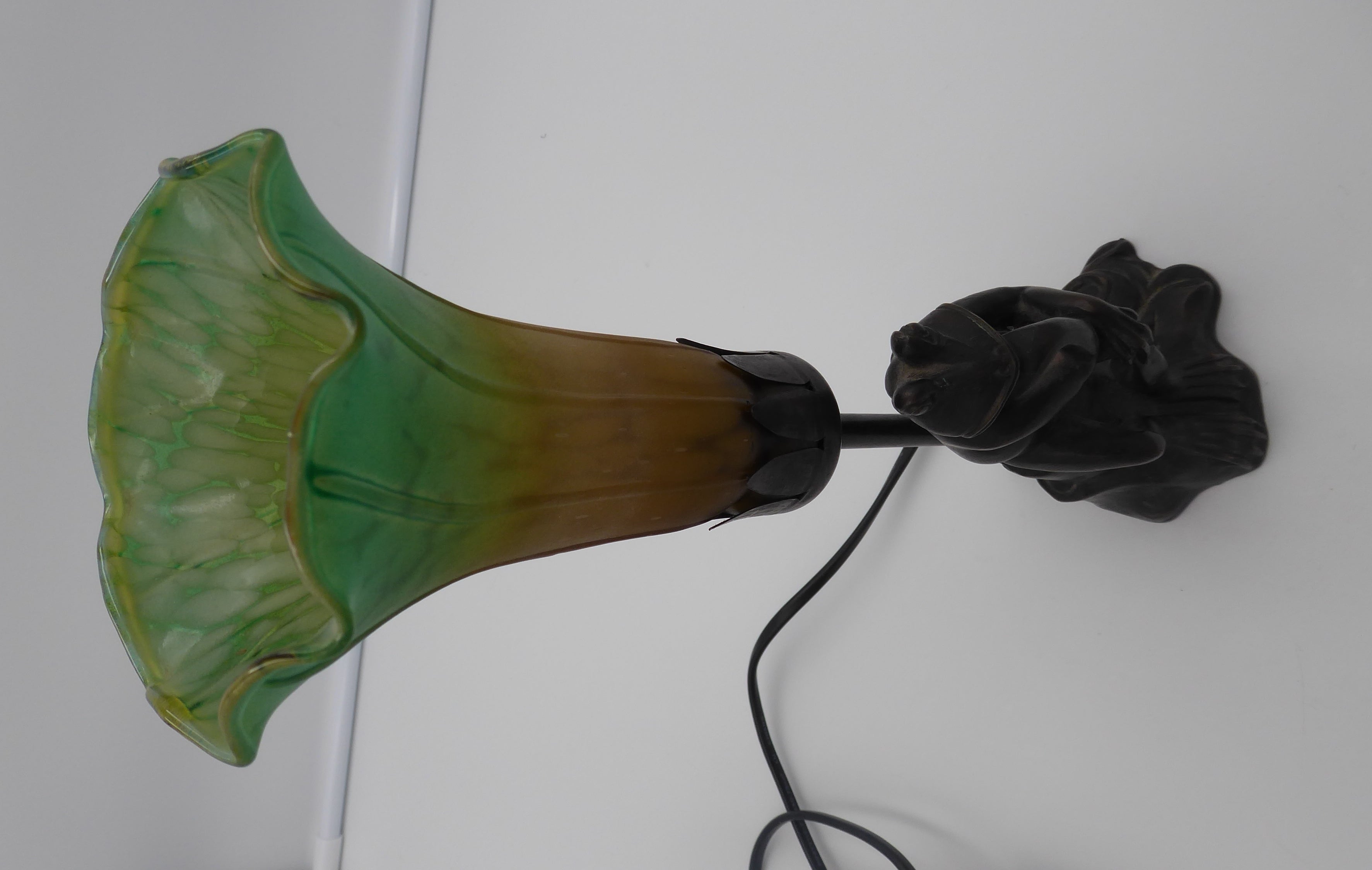 Superbe lampe en bronze et pâte de verre