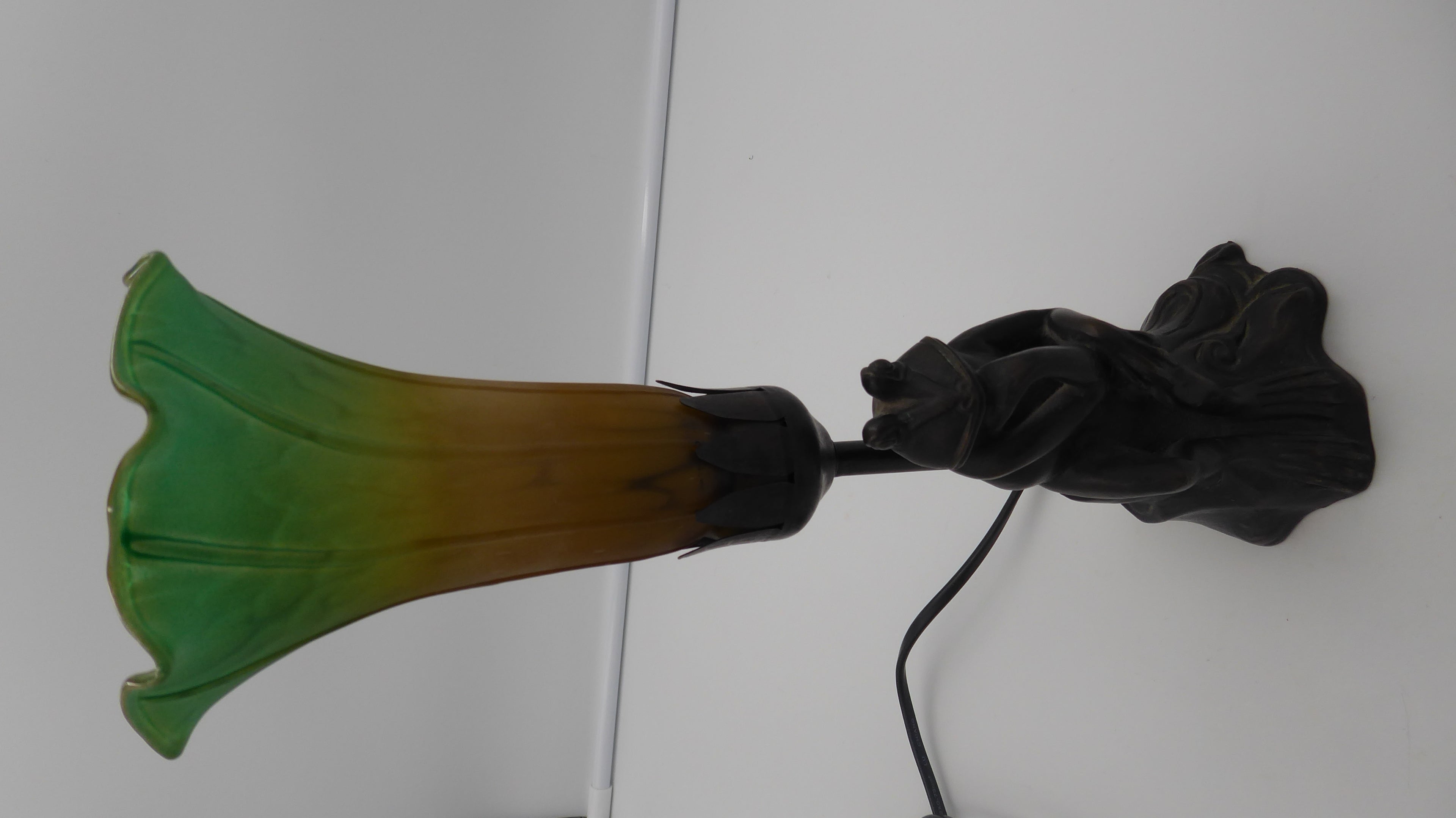Superbe lampe en bronze et pâte de verre