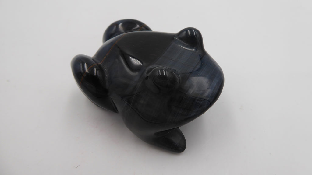 Petite grenouille en pierre labradorite noire à reflets bleus