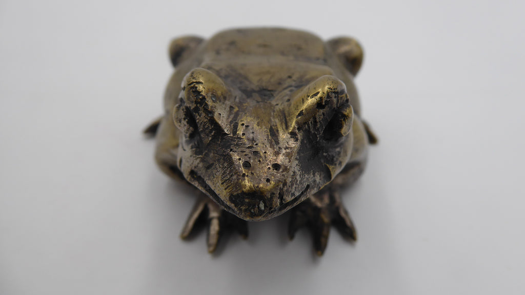 Vieille grenouille en laiton