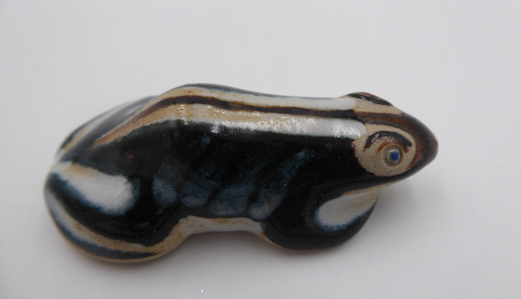 Petite grenouille étirée en céramique