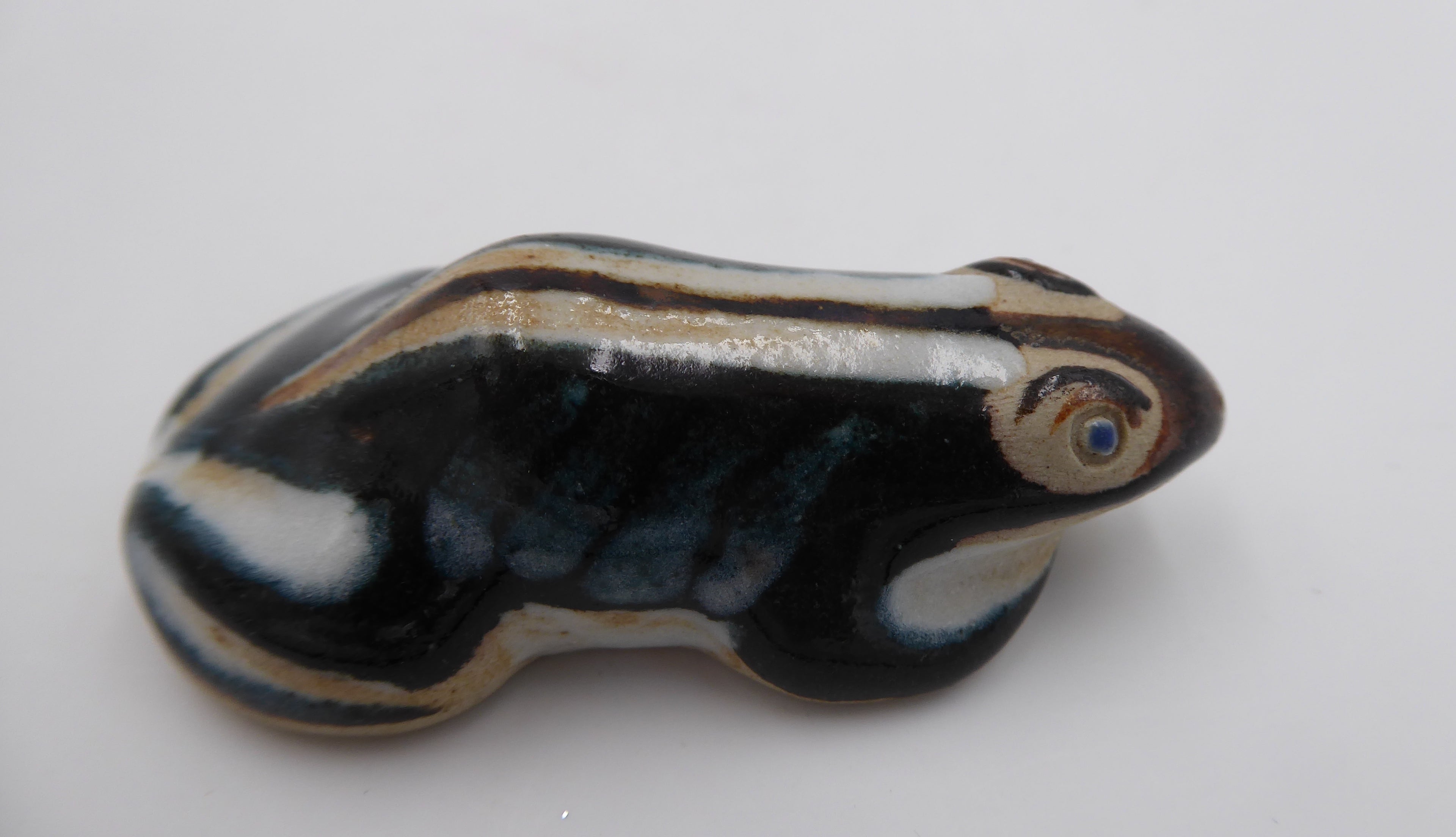 Petite grenouille étirée en céramique