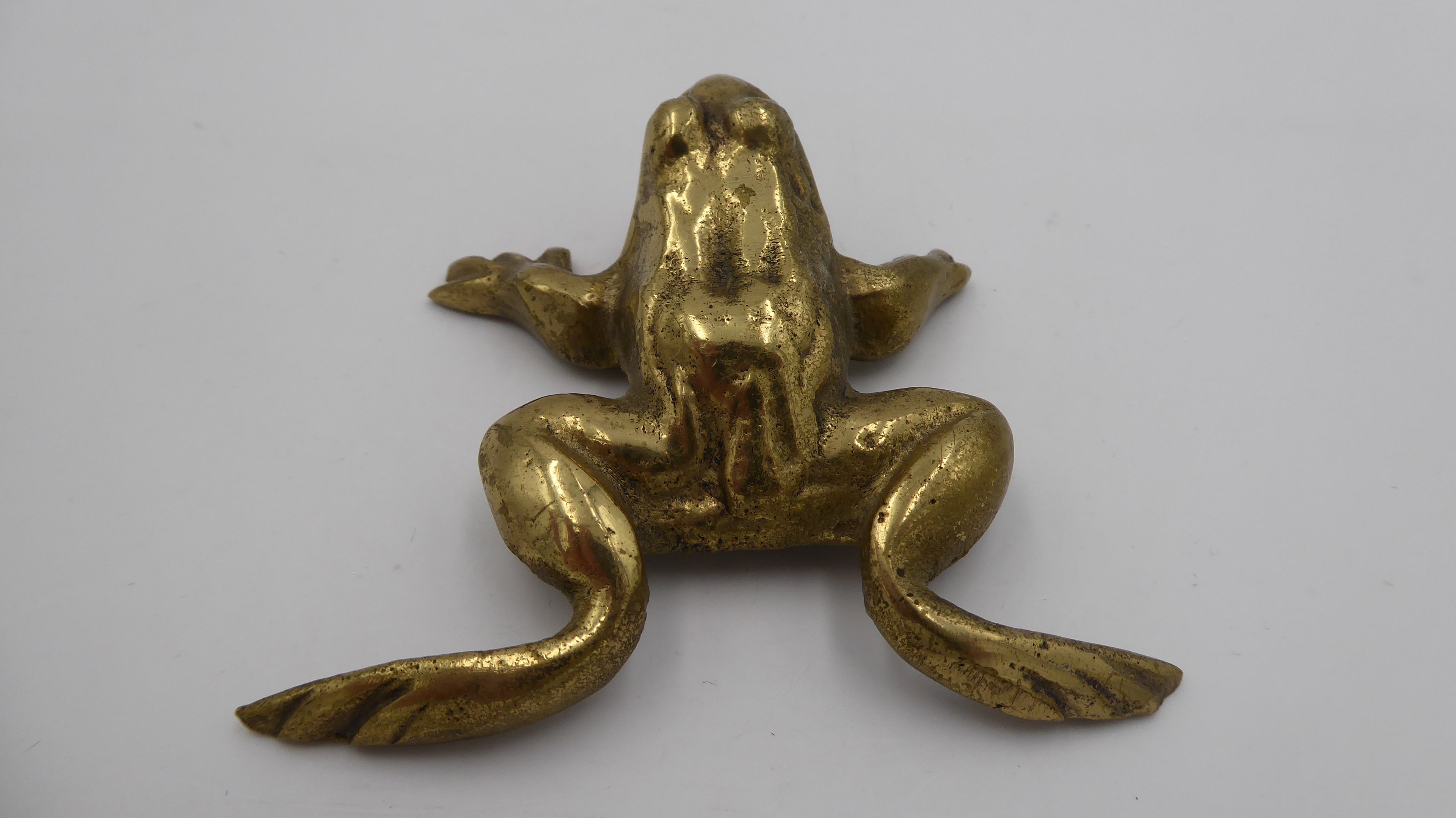 Ancienne grenouille en laiton massif numérotée 239