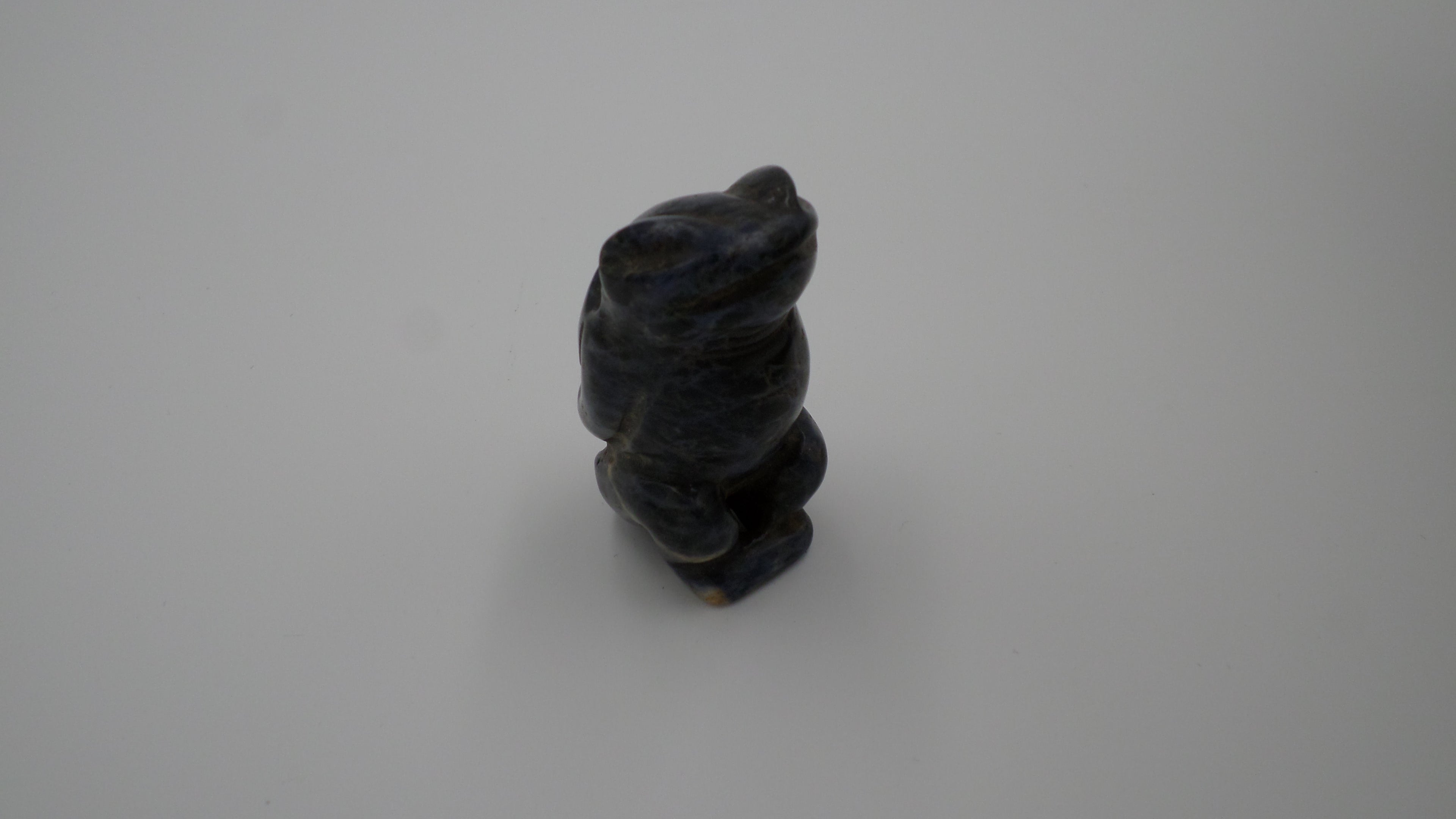 Grenouille en sodalite - Les mains jointes - Style MONICA (100 - 700 après JC)