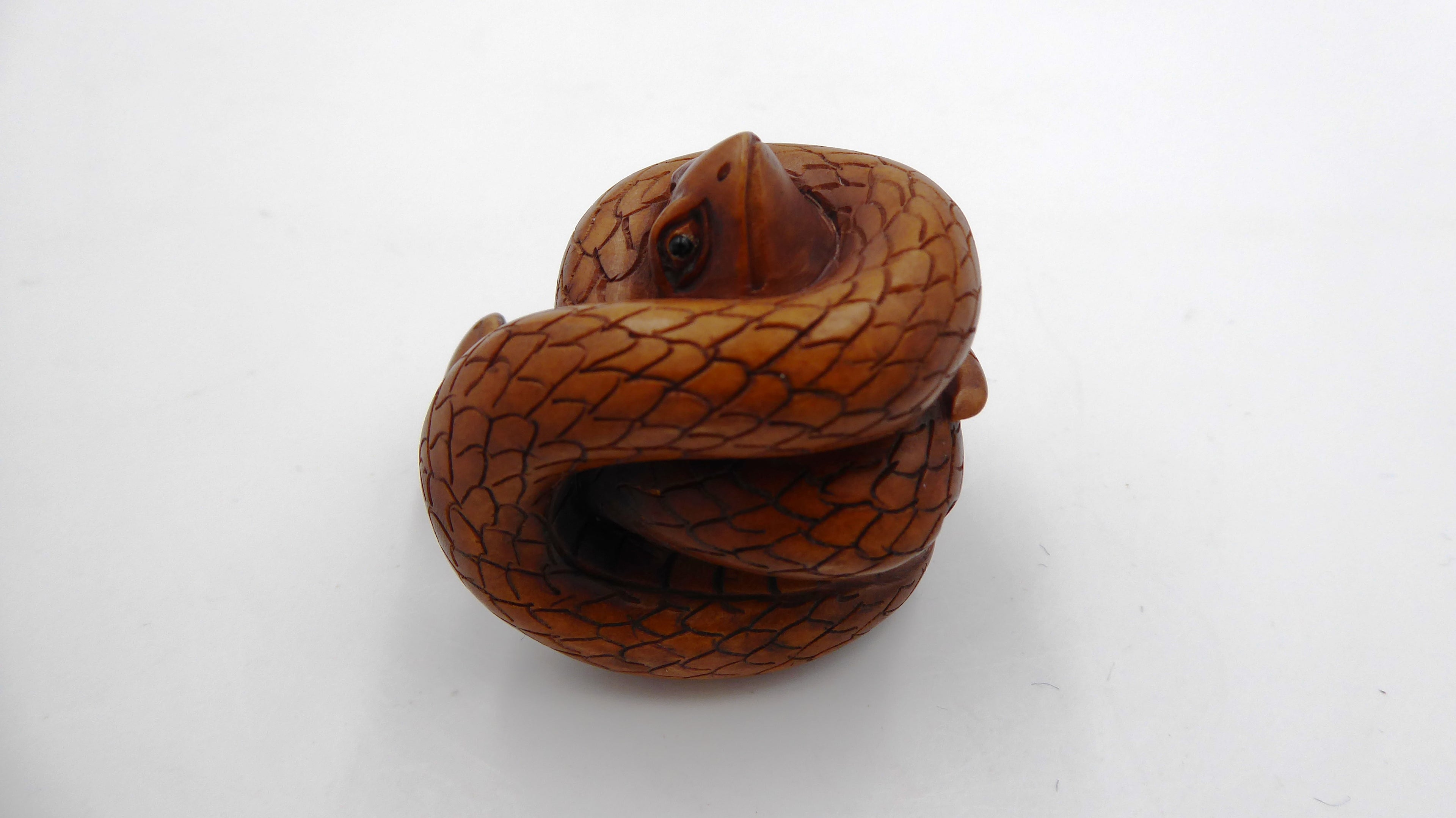 Metsuke signé Serpent étranglant une grenouille