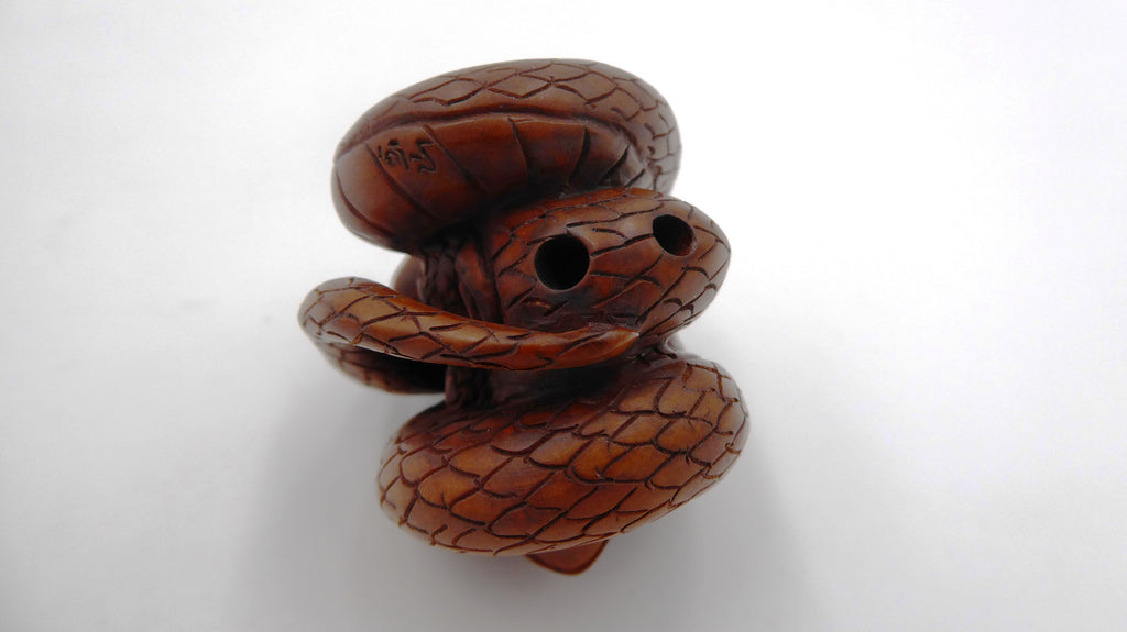 Metsuke signé Serpent étranglant une grenouille