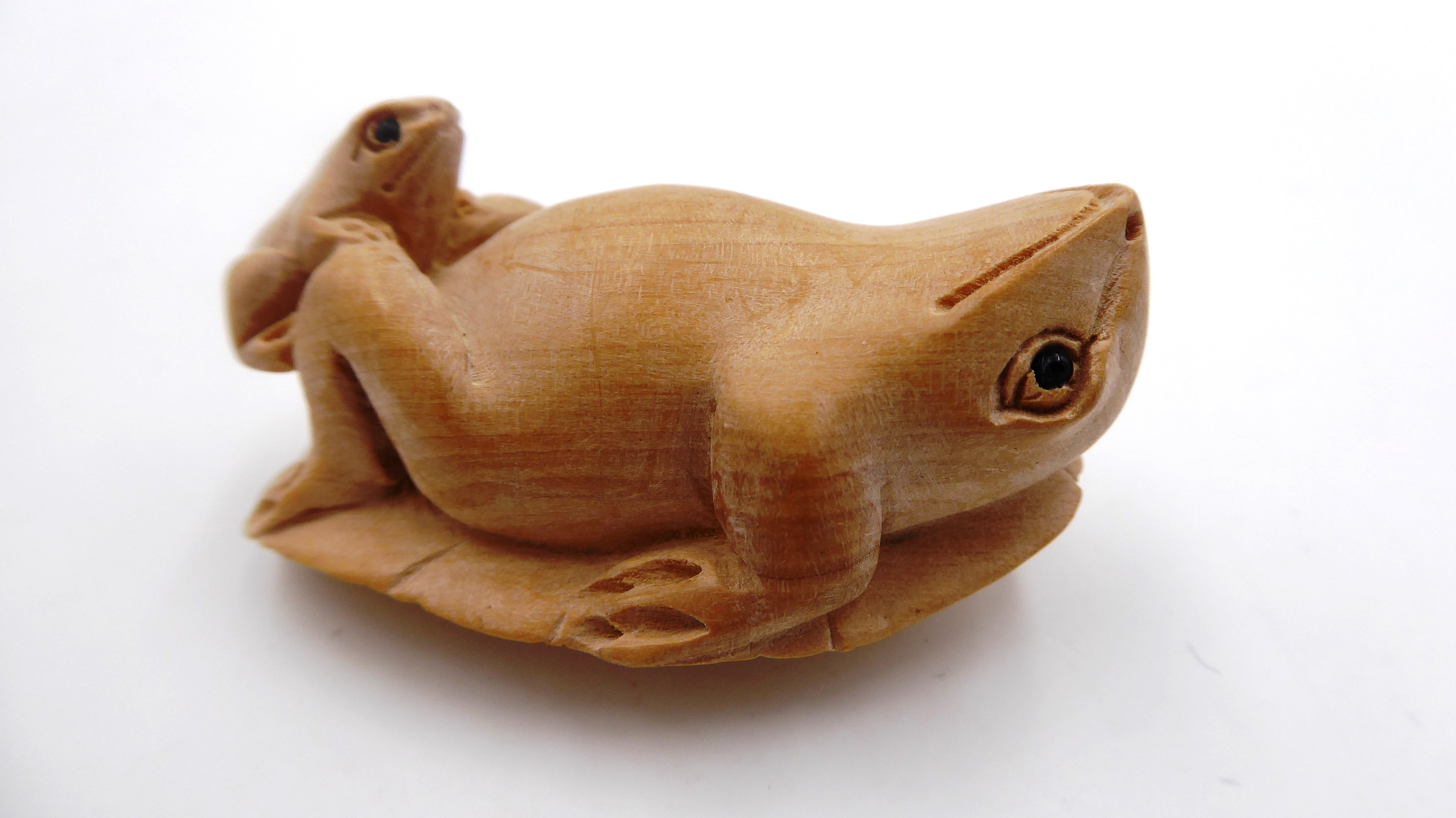 Metsuke signé Grenouille et son bébé à plat