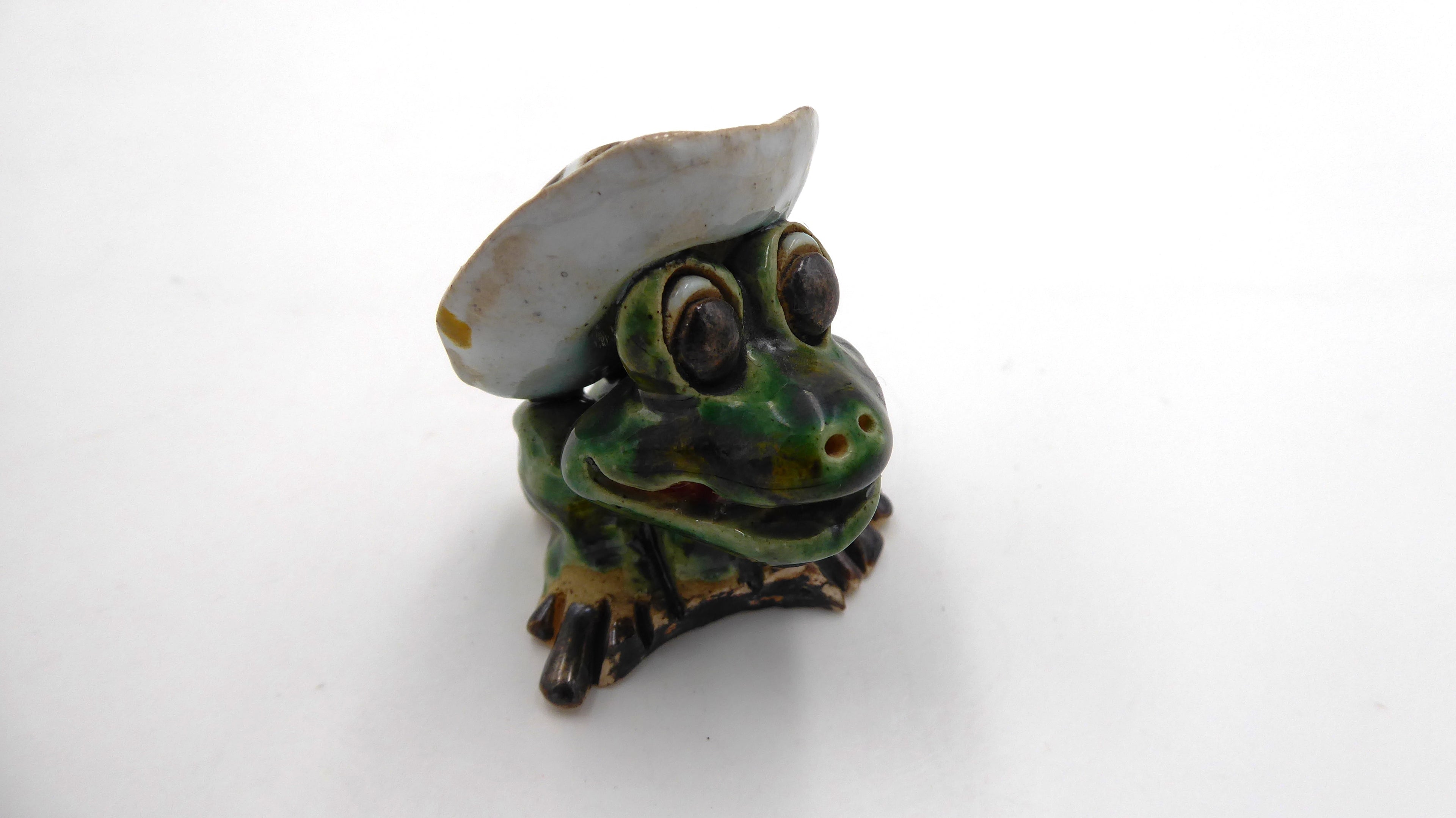 Petite céramique grenouille cowboy