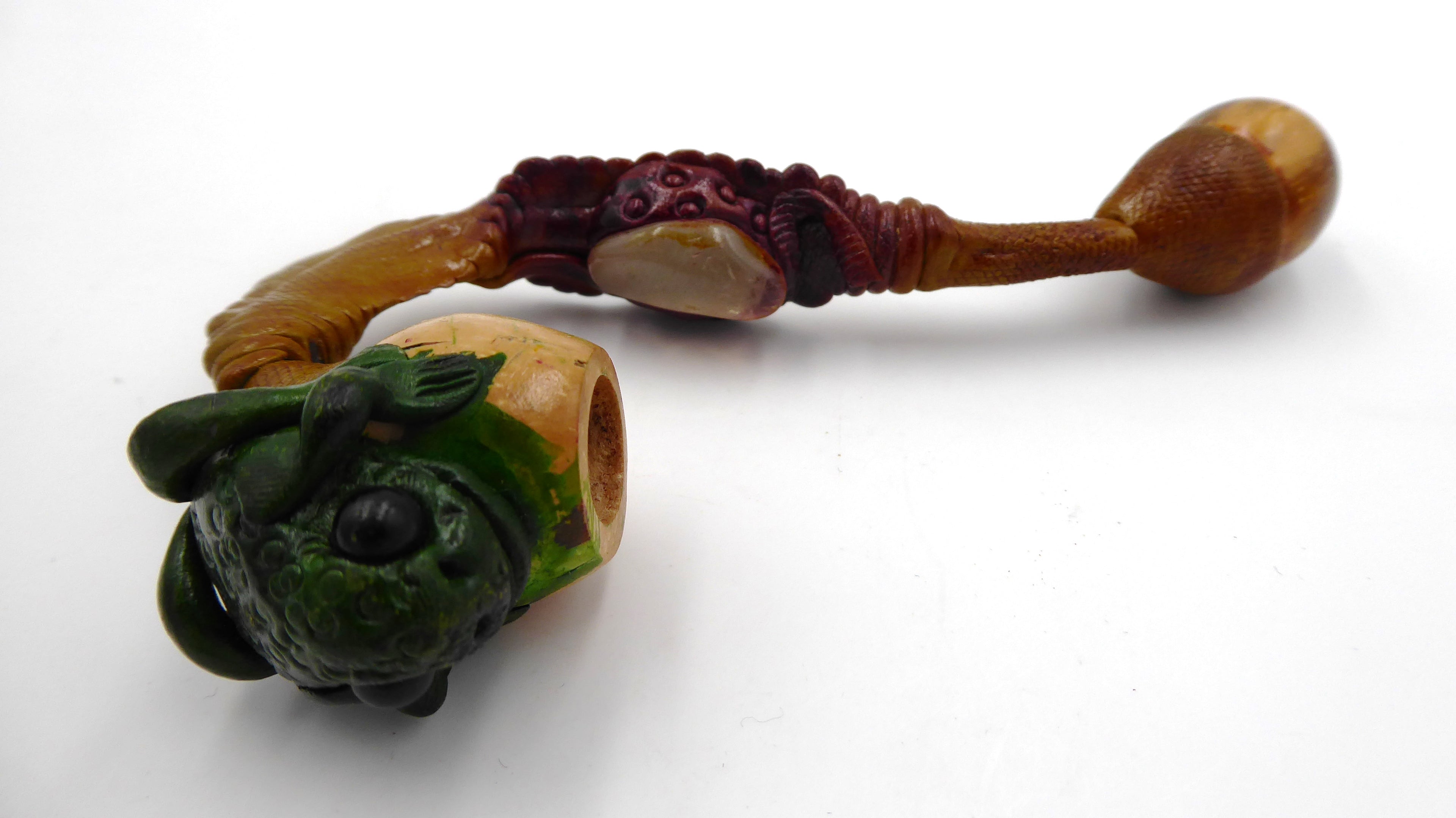 Belle pipe courbée stylisé et bien décoré